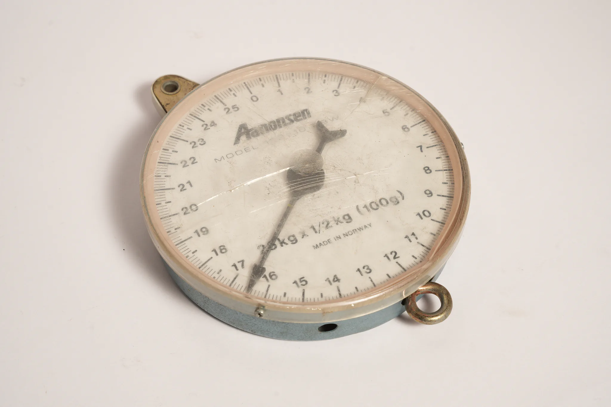 Aanonsen Model 102-10 PBW UNICEF Hanging Scale — photograph 1