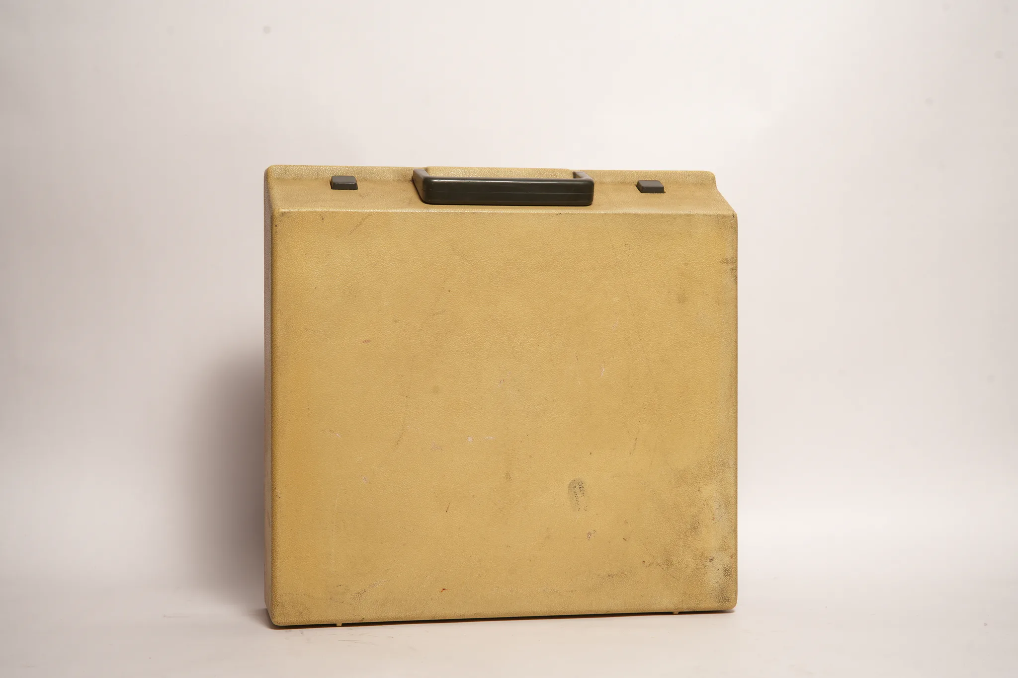 AEG Olympia Traveller de Luxe S Typewriter — photograph
