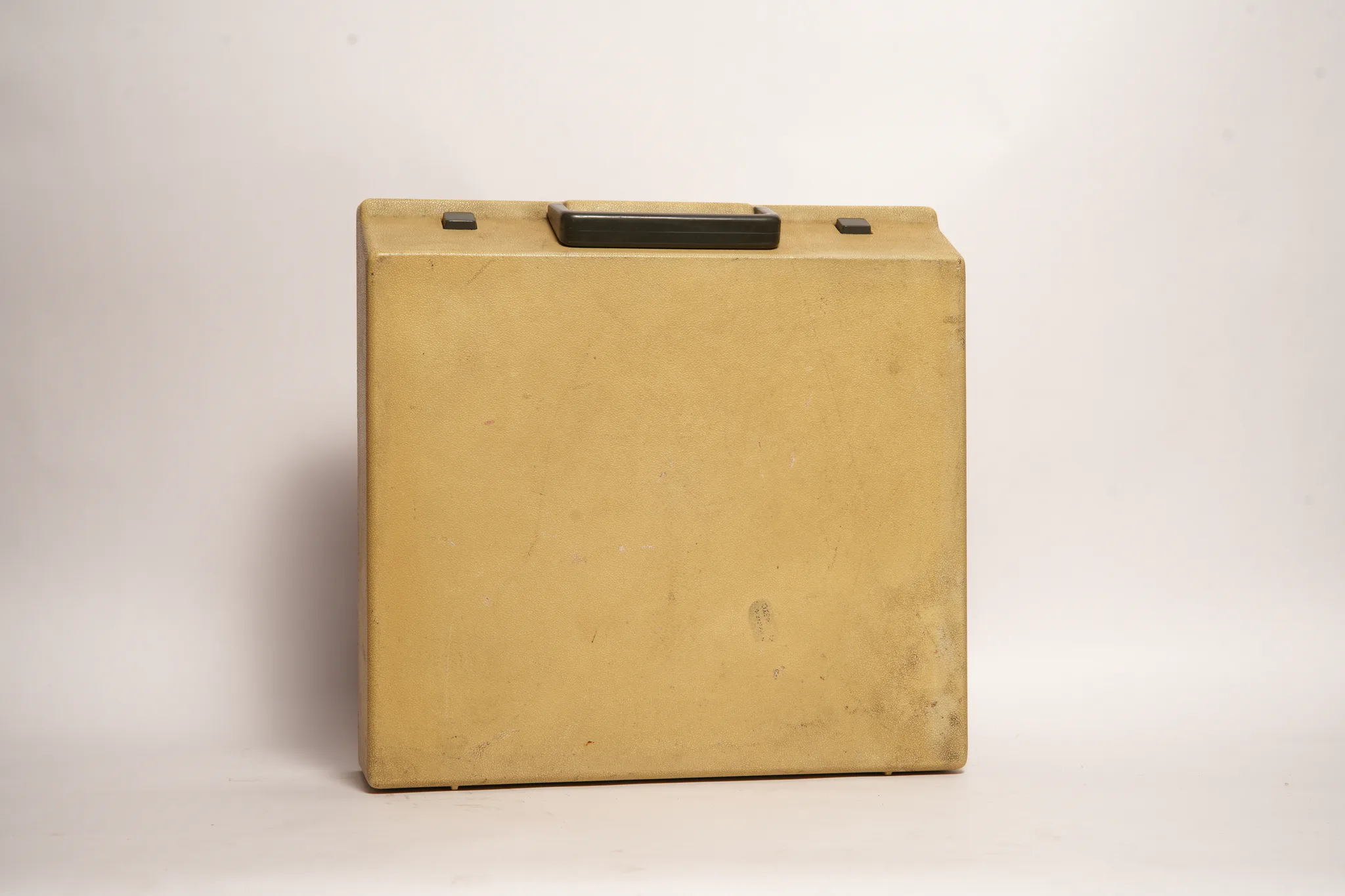 AEG Olympia Traveller de Luxe S Typewriter — photograph