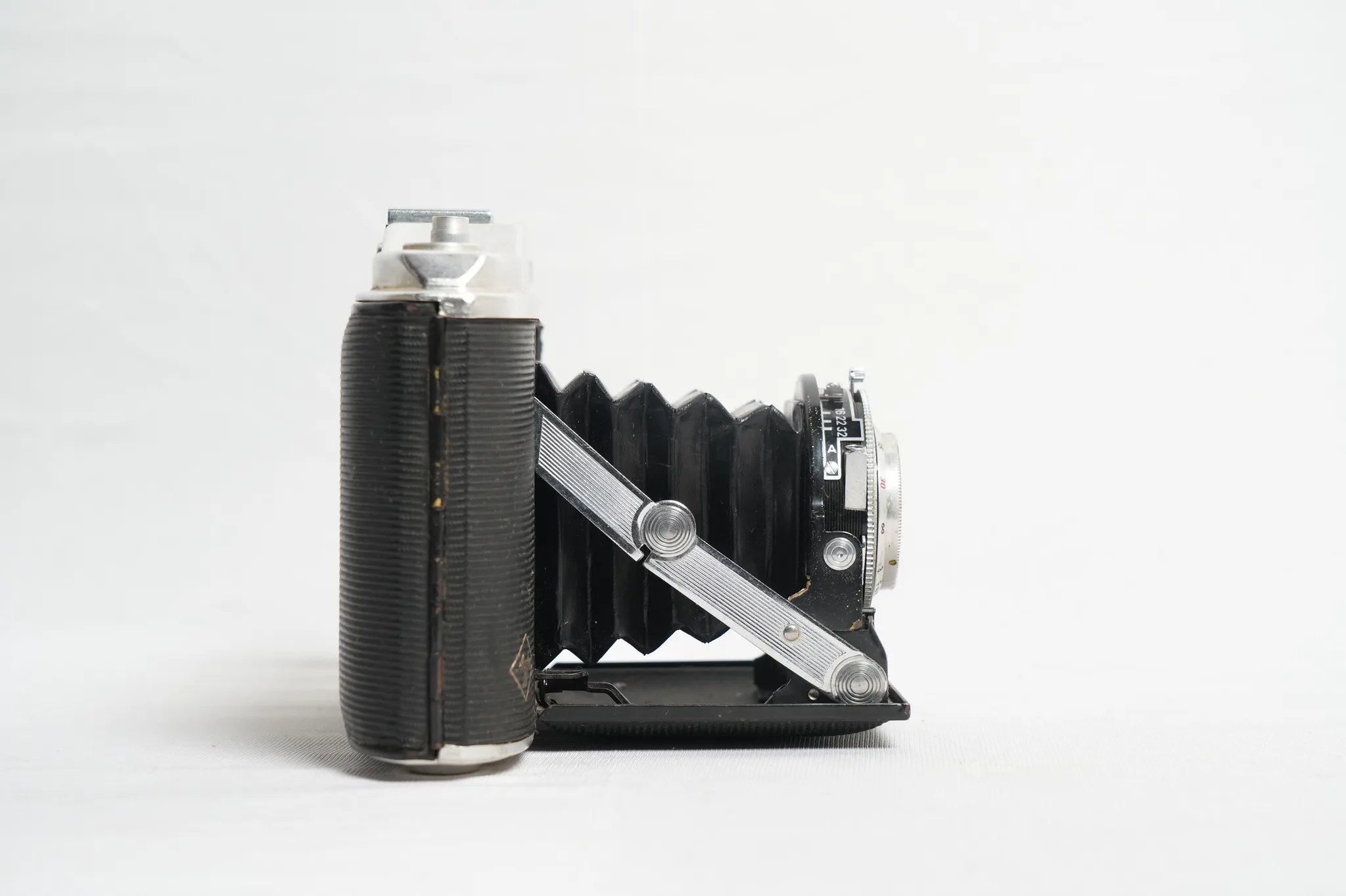 Agfa Isolette I Vintage Folding Camera — photograph
