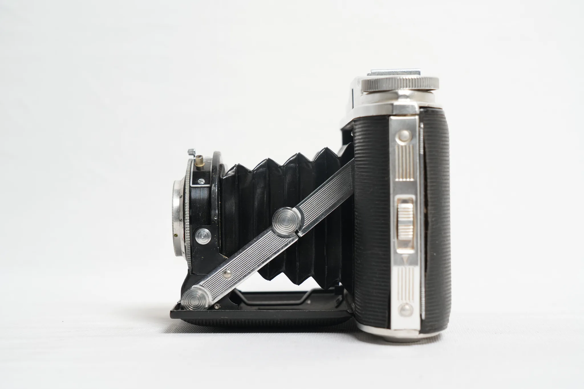 Agfa Isolette I Vintage Folding Camera — photograph