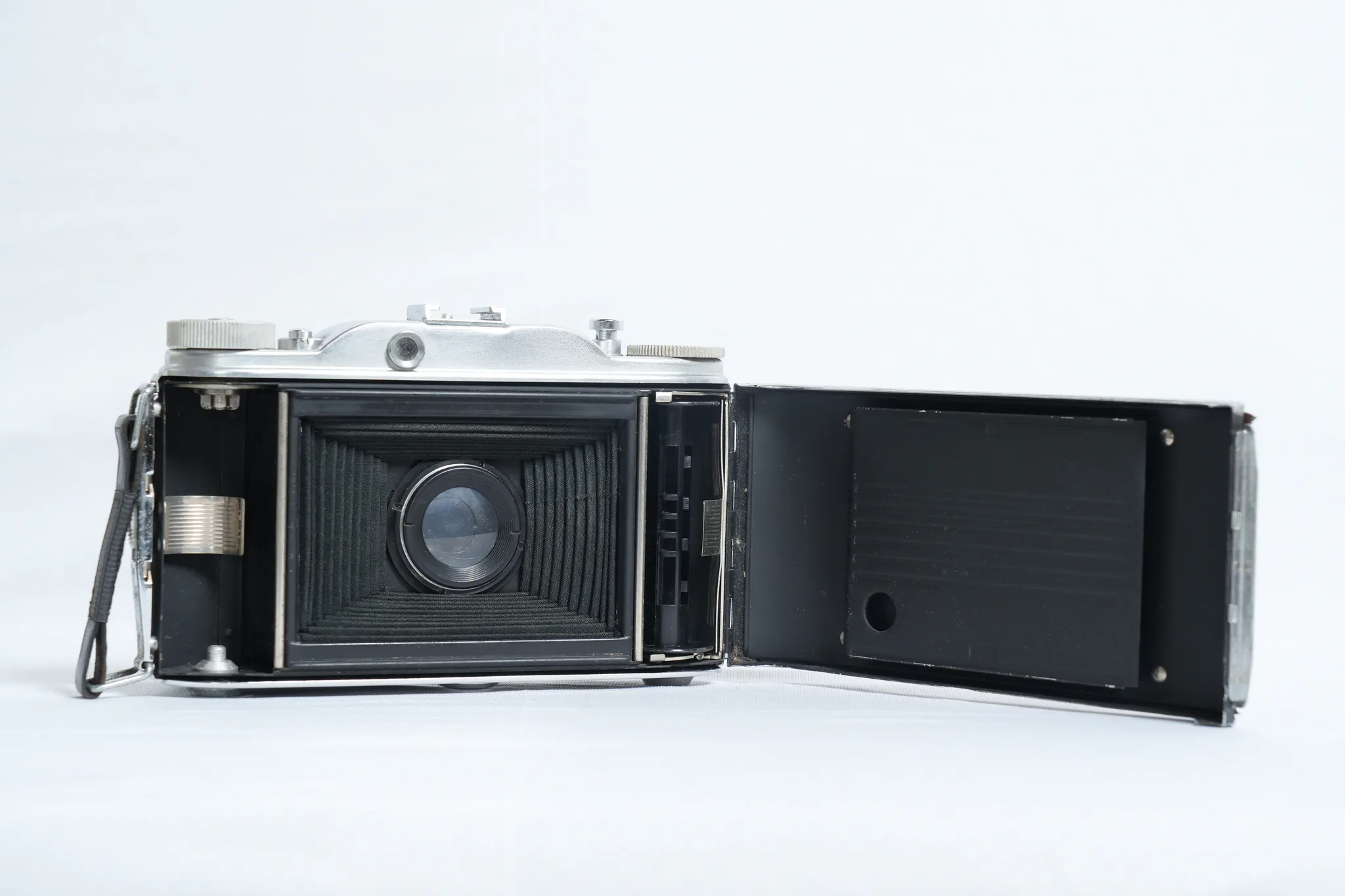 Agfa Record II Vintage Folding Camera — photograph
