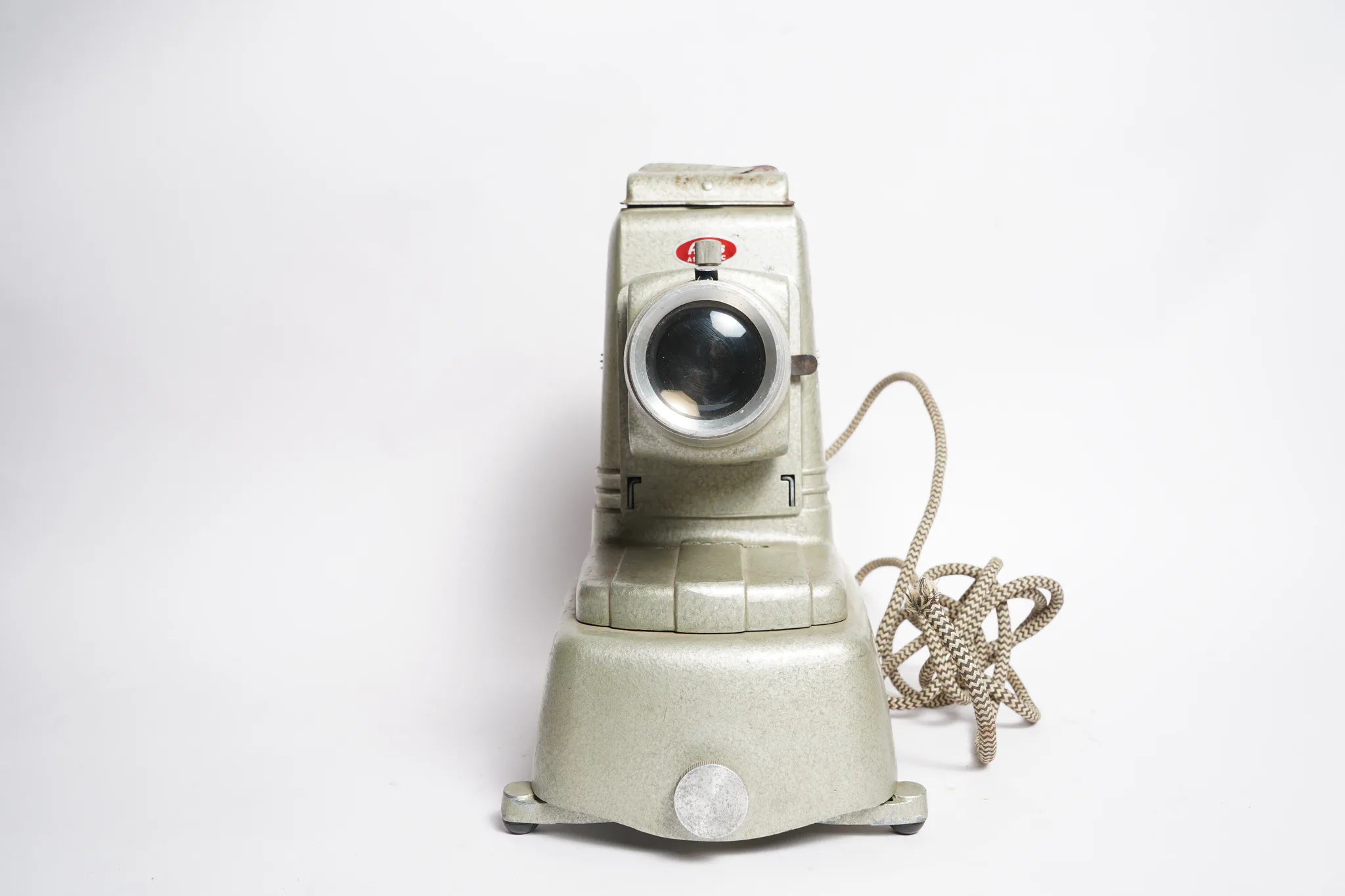Aldis 303 Aspheric Slide Projector — Aldis Brothers Ltd.: a tangible chapter of the analog era.