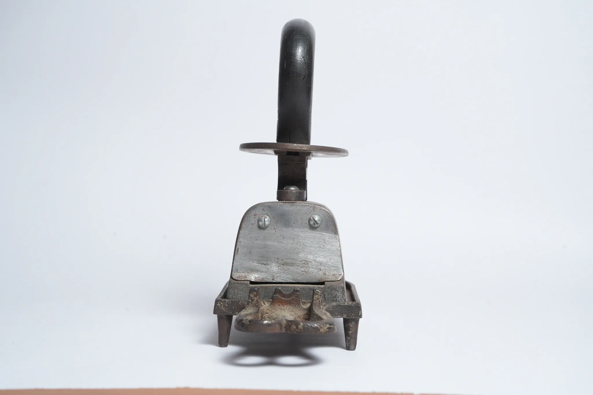 Antique Charcoal Box Iron with Trivet Stand — photograph 3
