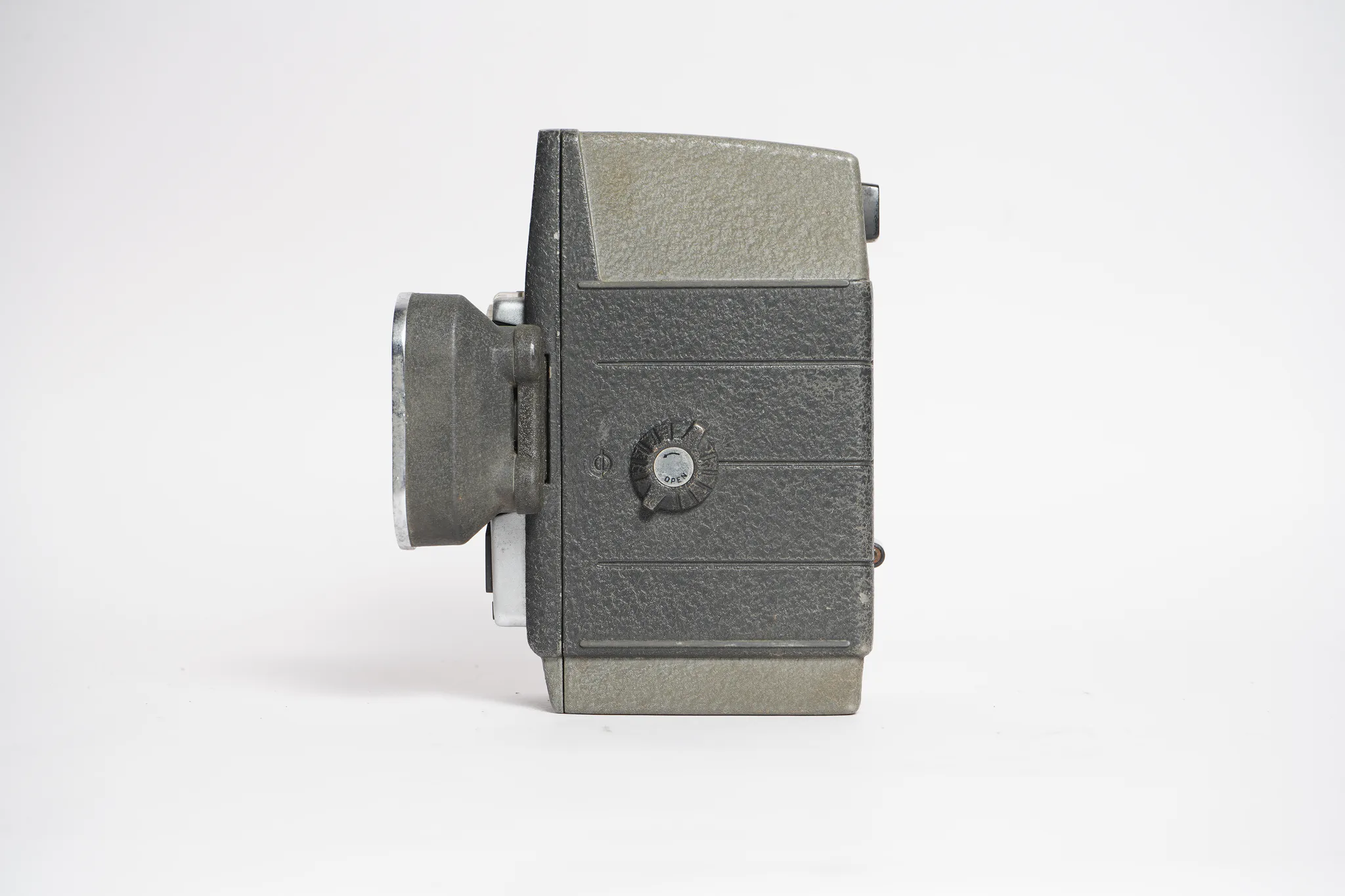 Bell & Howell Electric Eye 8mm Turret Camera — photograph