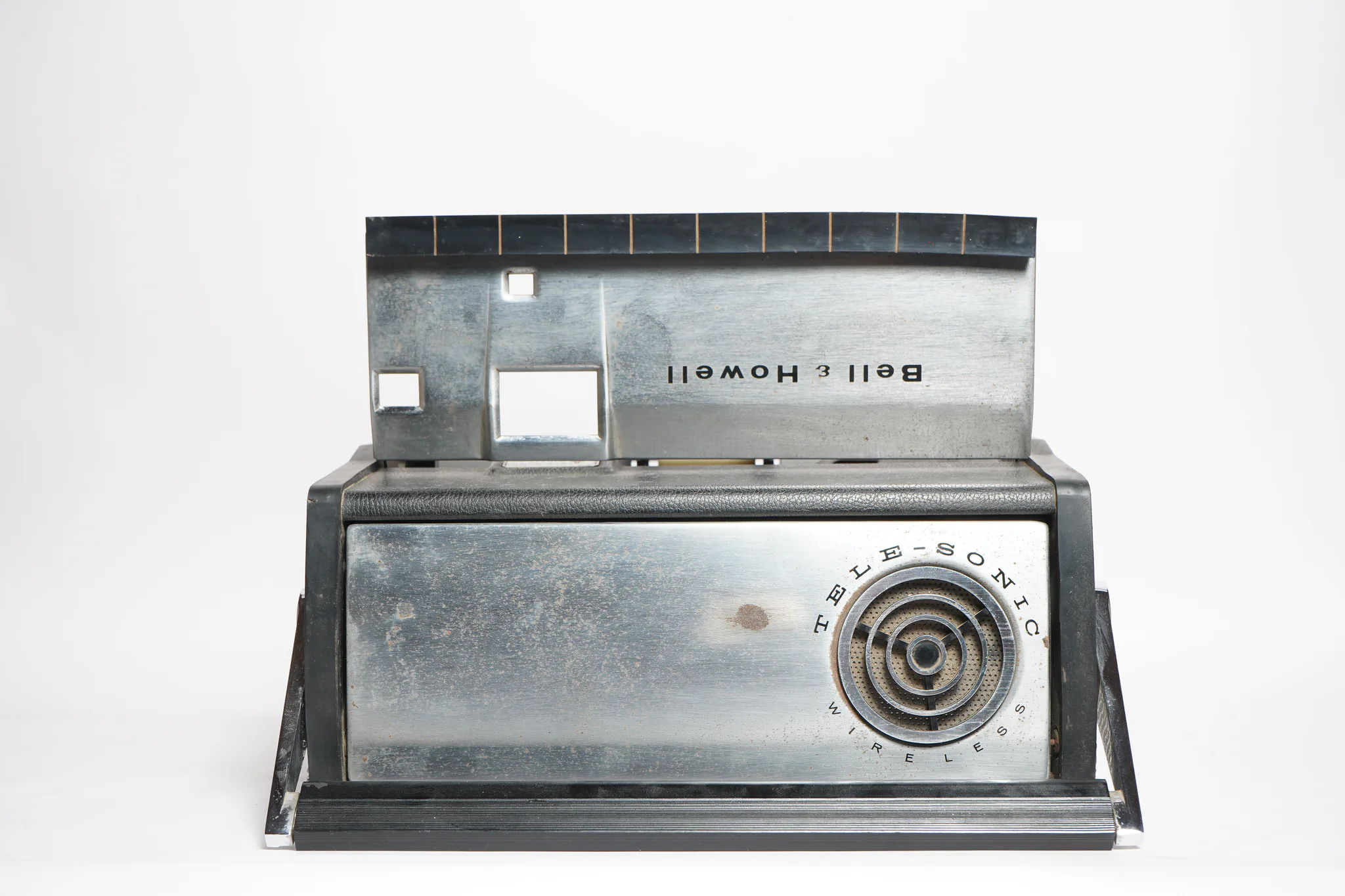 Bell & Howell Tele-Sonic Slide Projector — Bell & Howell Co.: a tangible chapter of the analog era.