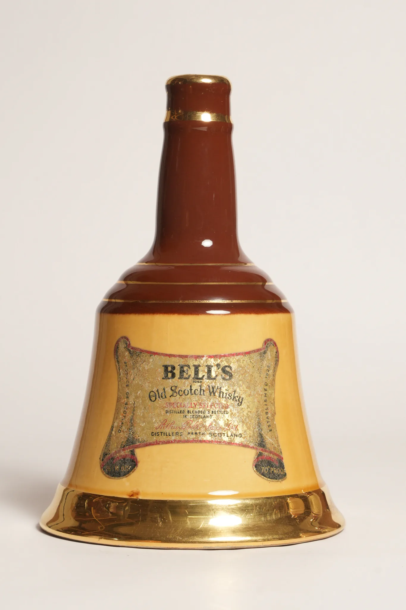 Bell's Wade Ceramic Bell Scotch Whisky Decanter — photograph 1