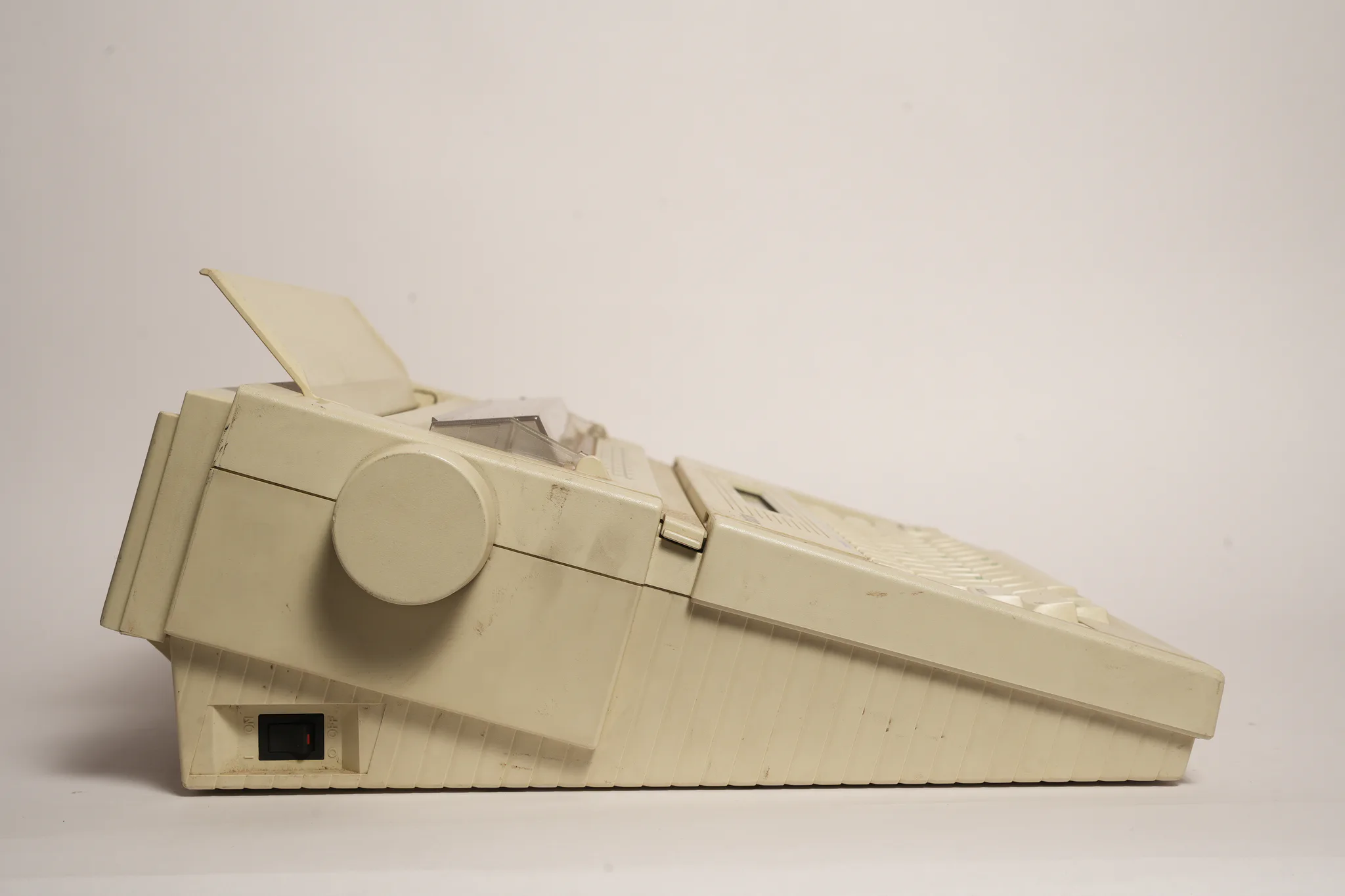 Brother AX-550 Word Processing Typewriter — photograph