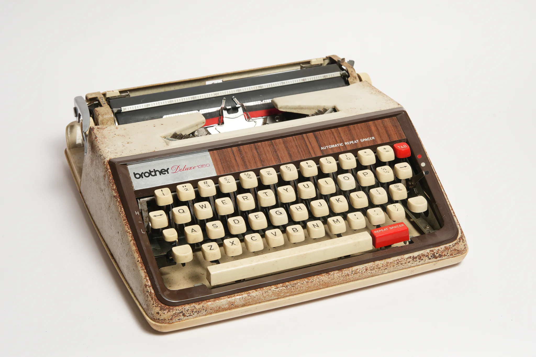 Brother Deluxe 1350 Portable Typewriter — photograph
