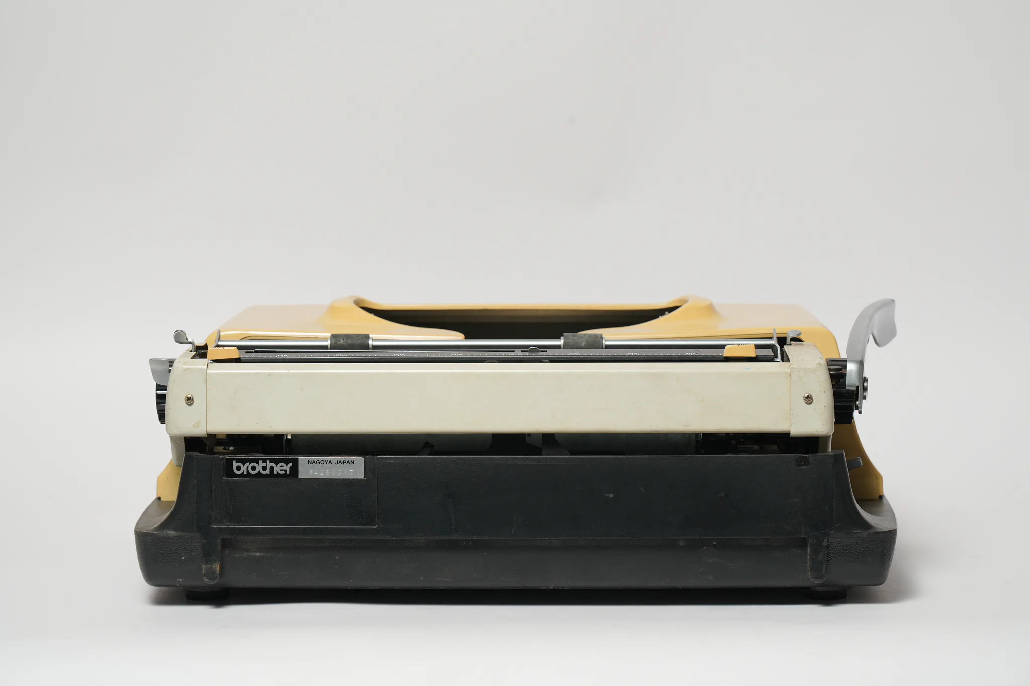 Brother Deluxe 1600 Vintage Mechanical Typewriter — photograph