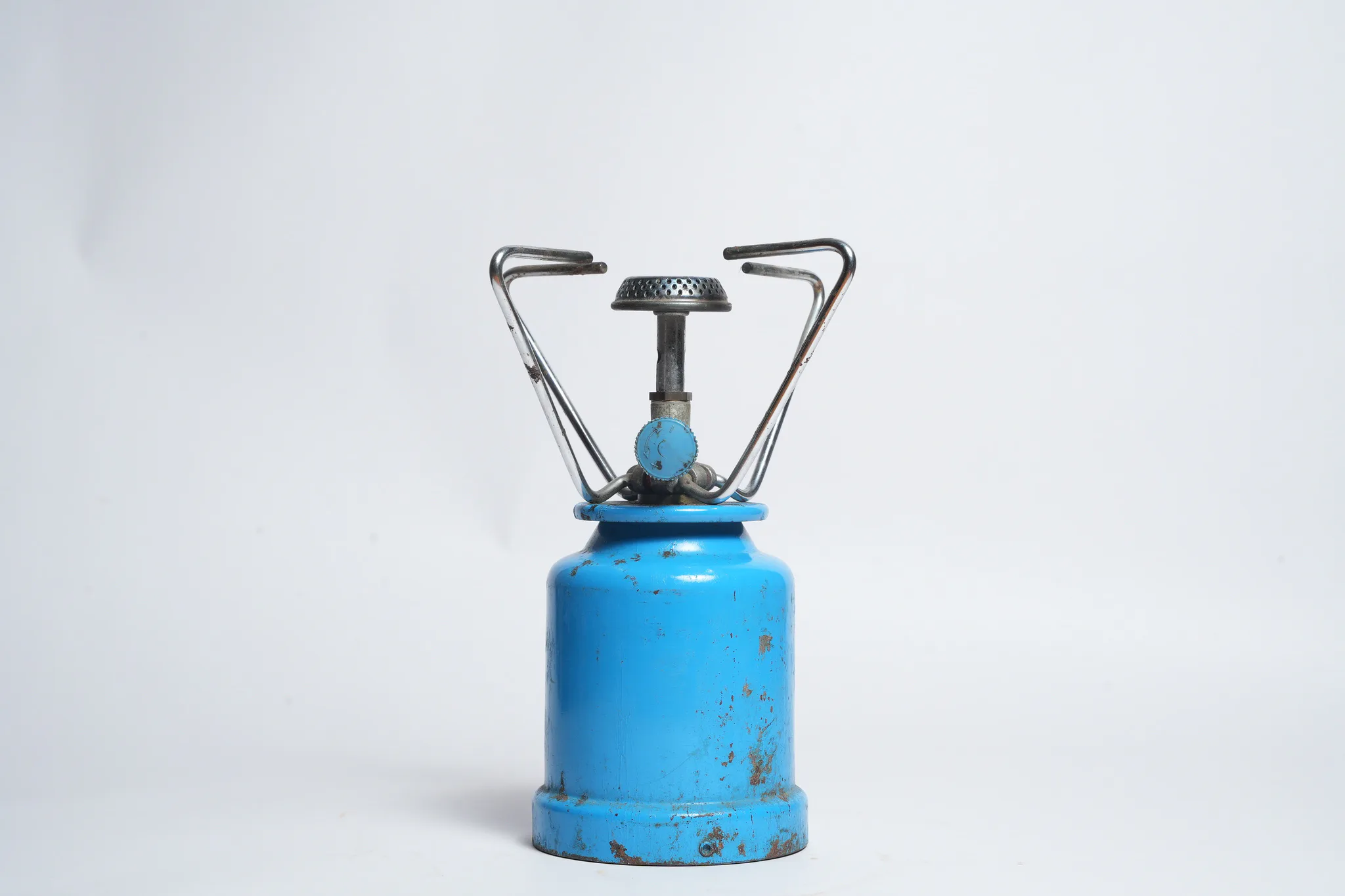 Campingaz Super Bleuet Portable Camping Stove — photograph 2