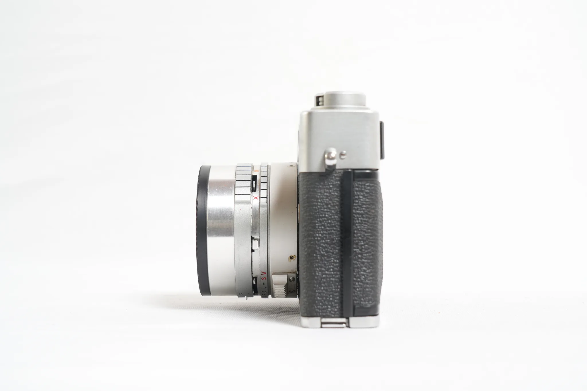 Canon QL Vintage Rangefinder Camera — photograph