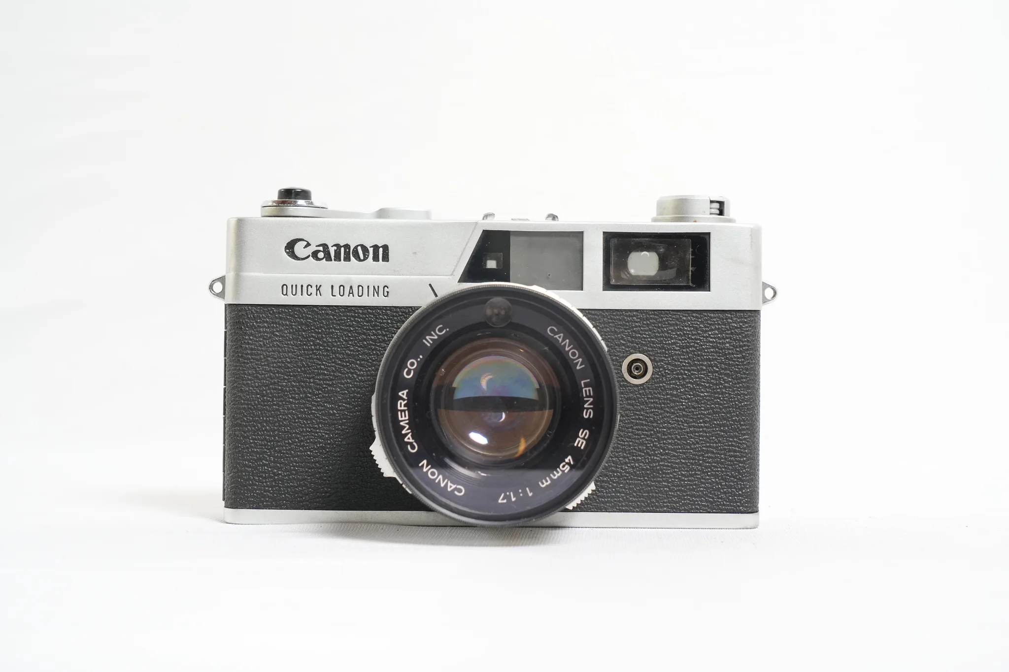 Canon QL Vintage Rangefinder Camera — photograph