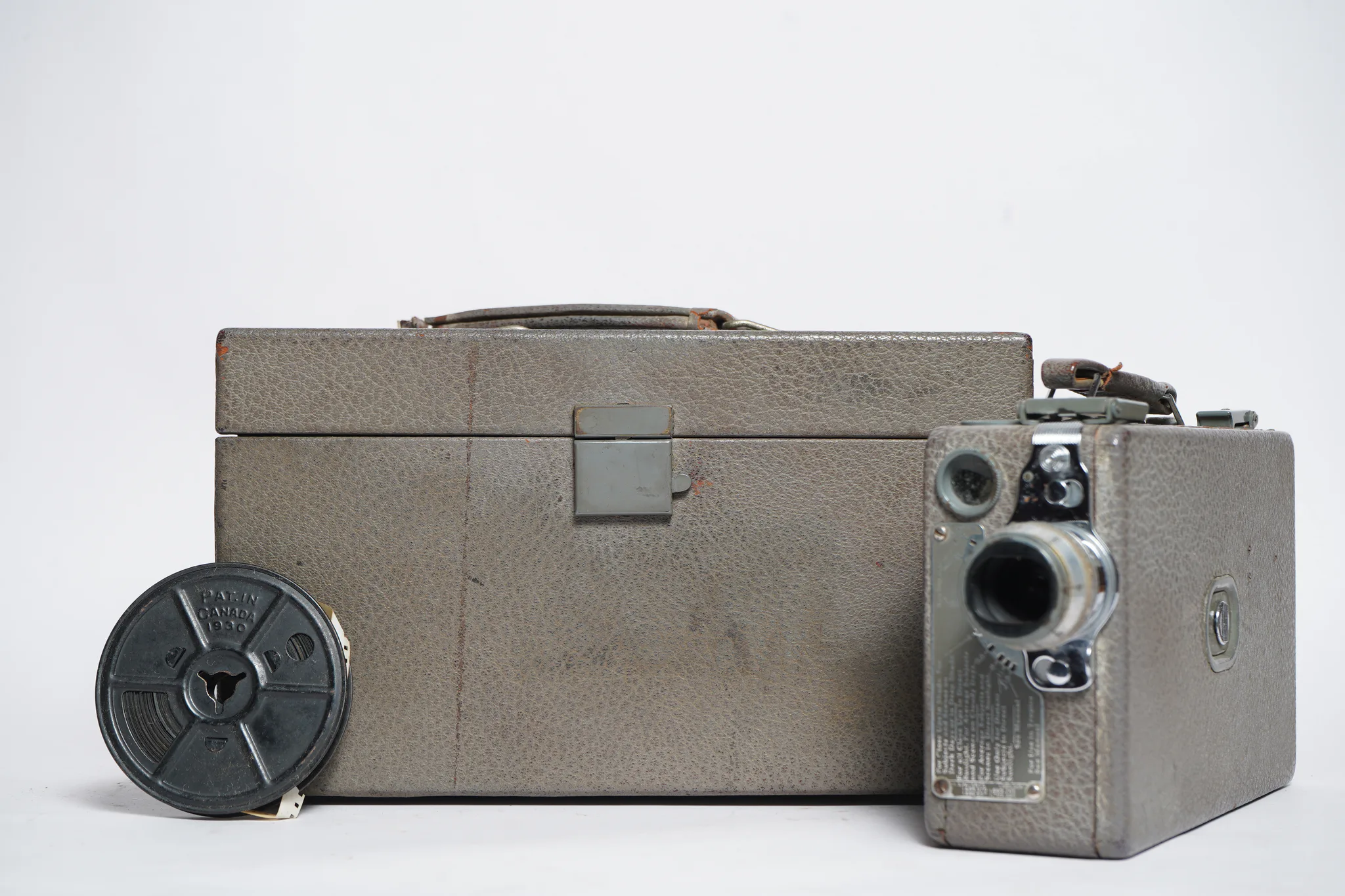 Ciné-Kodak Eight Model 20 Cine Camera — photograph