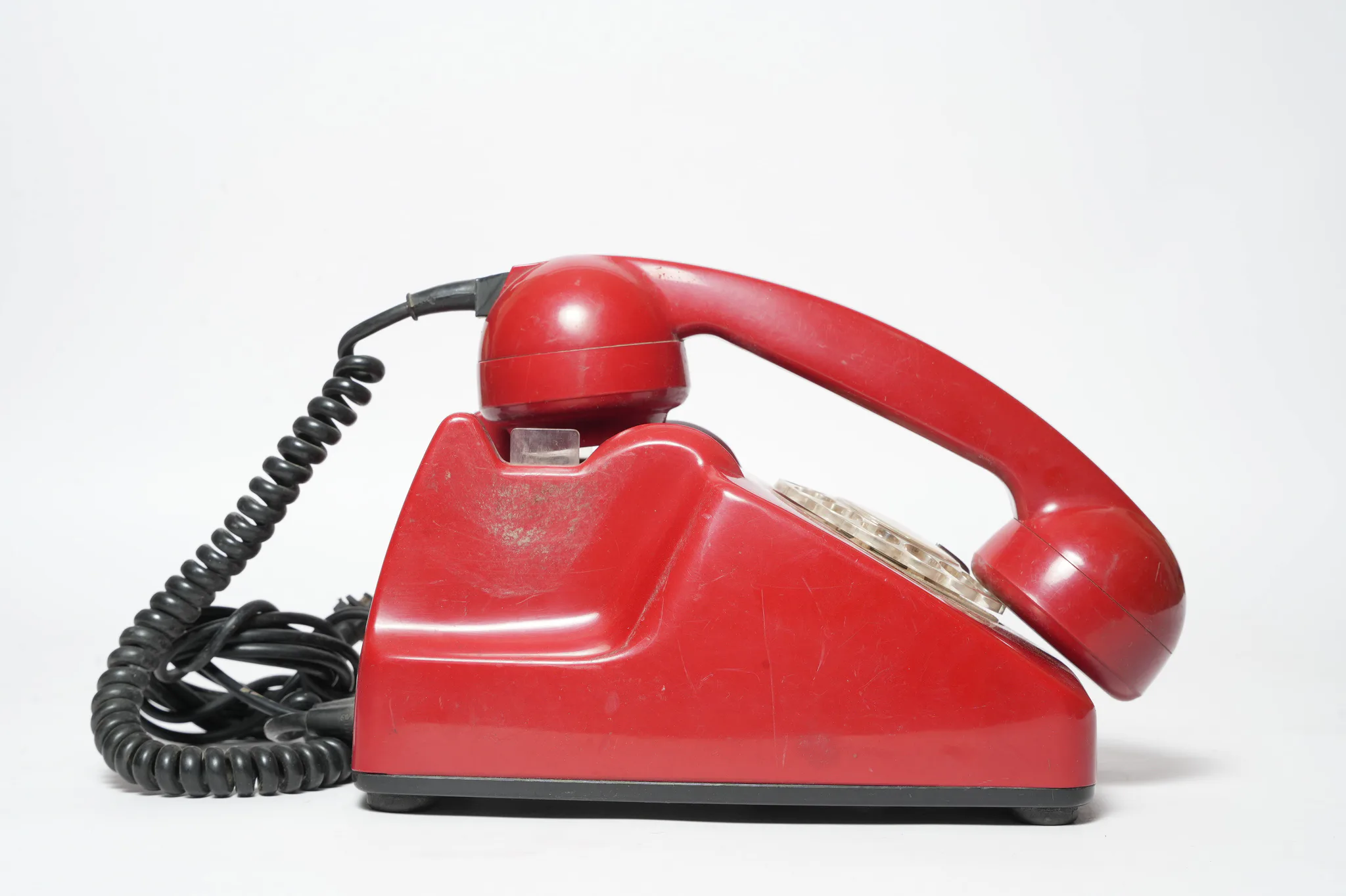 CITESA Heraldo Rotary Dial Telephone (Red) — photograph 2