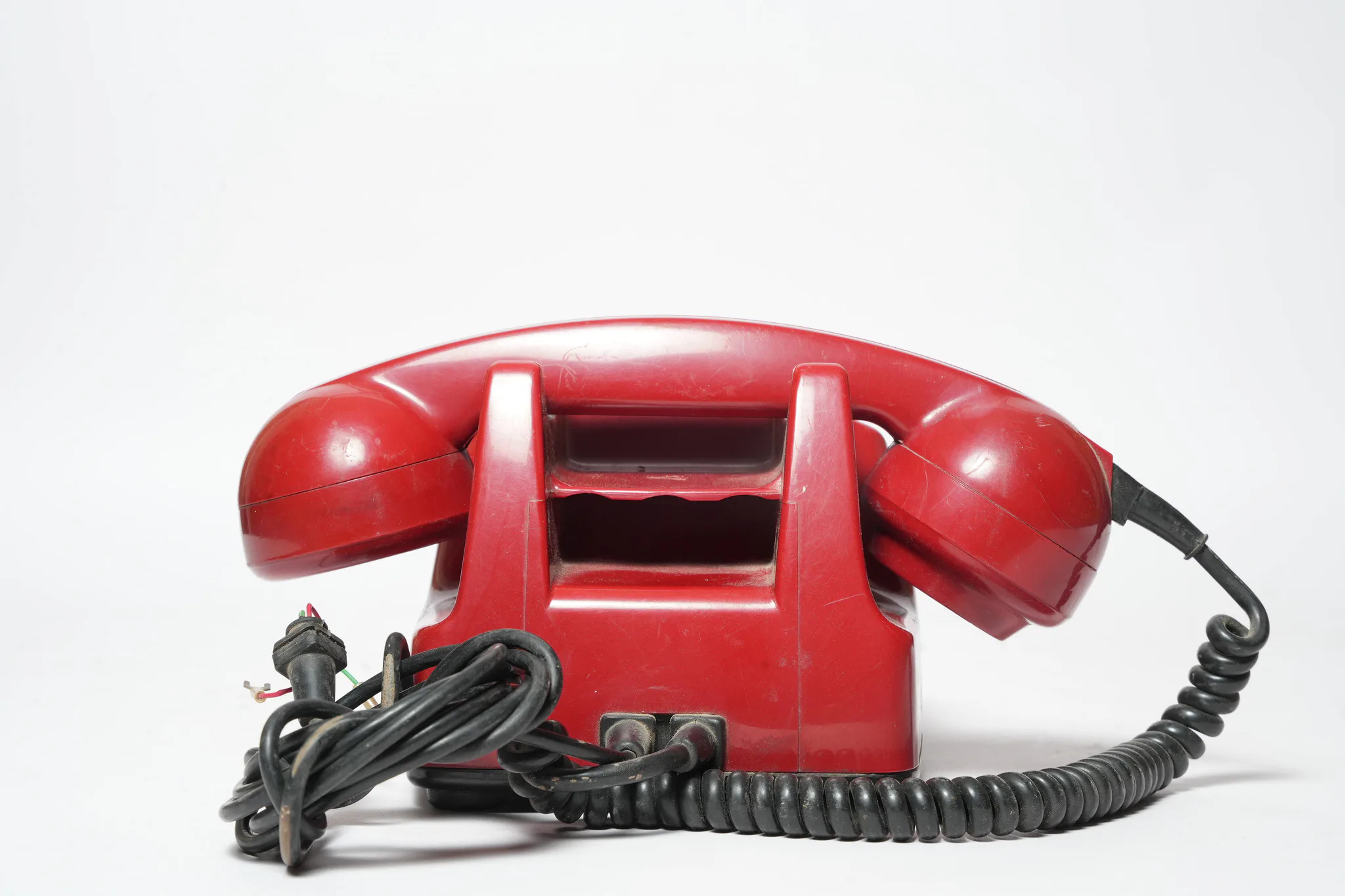 CITESA Heraldo Rotary Dial Telephone (Red) — photograph 3