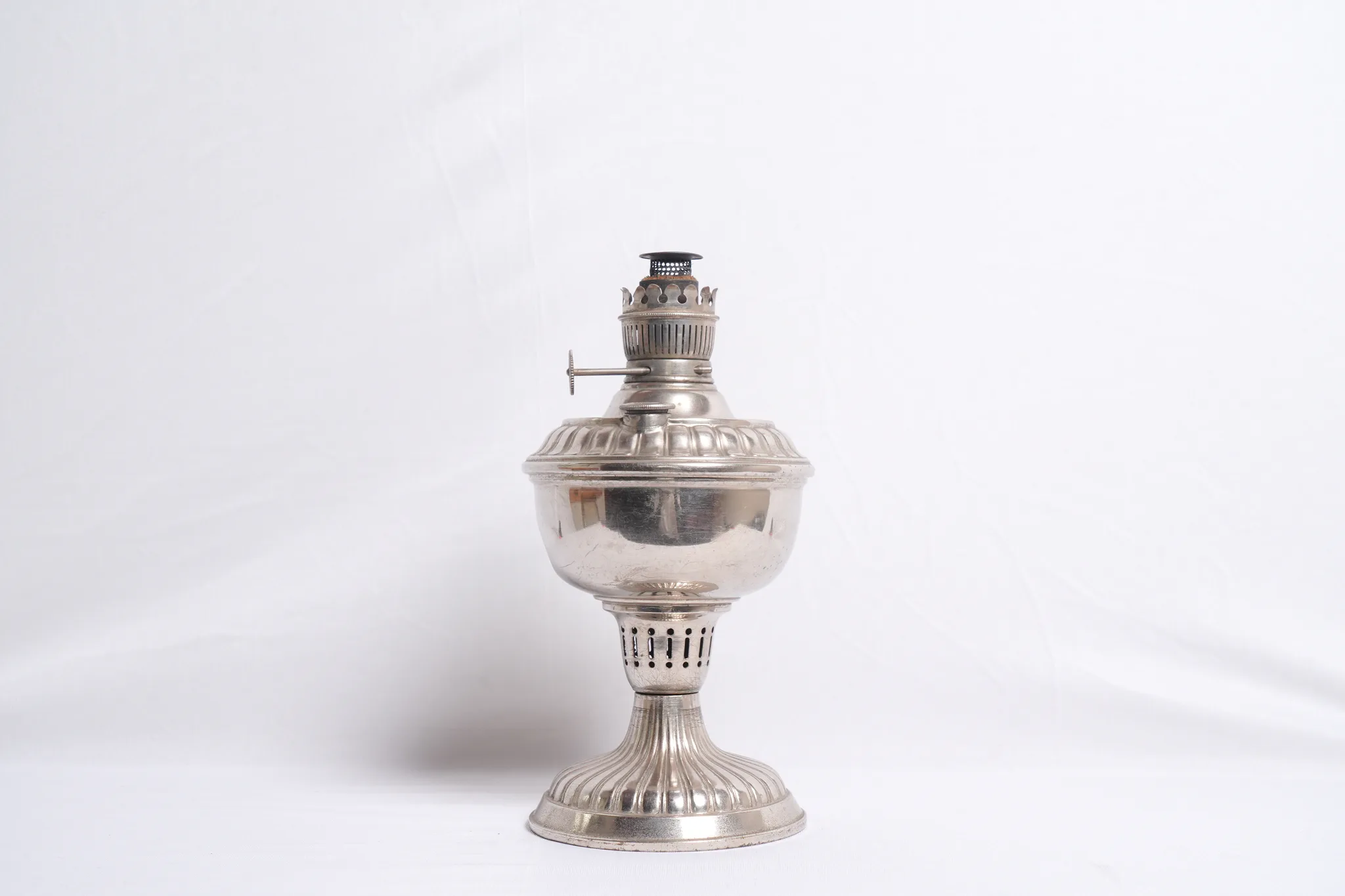 Ditmar Favorit Table Oil Lamp — photograph