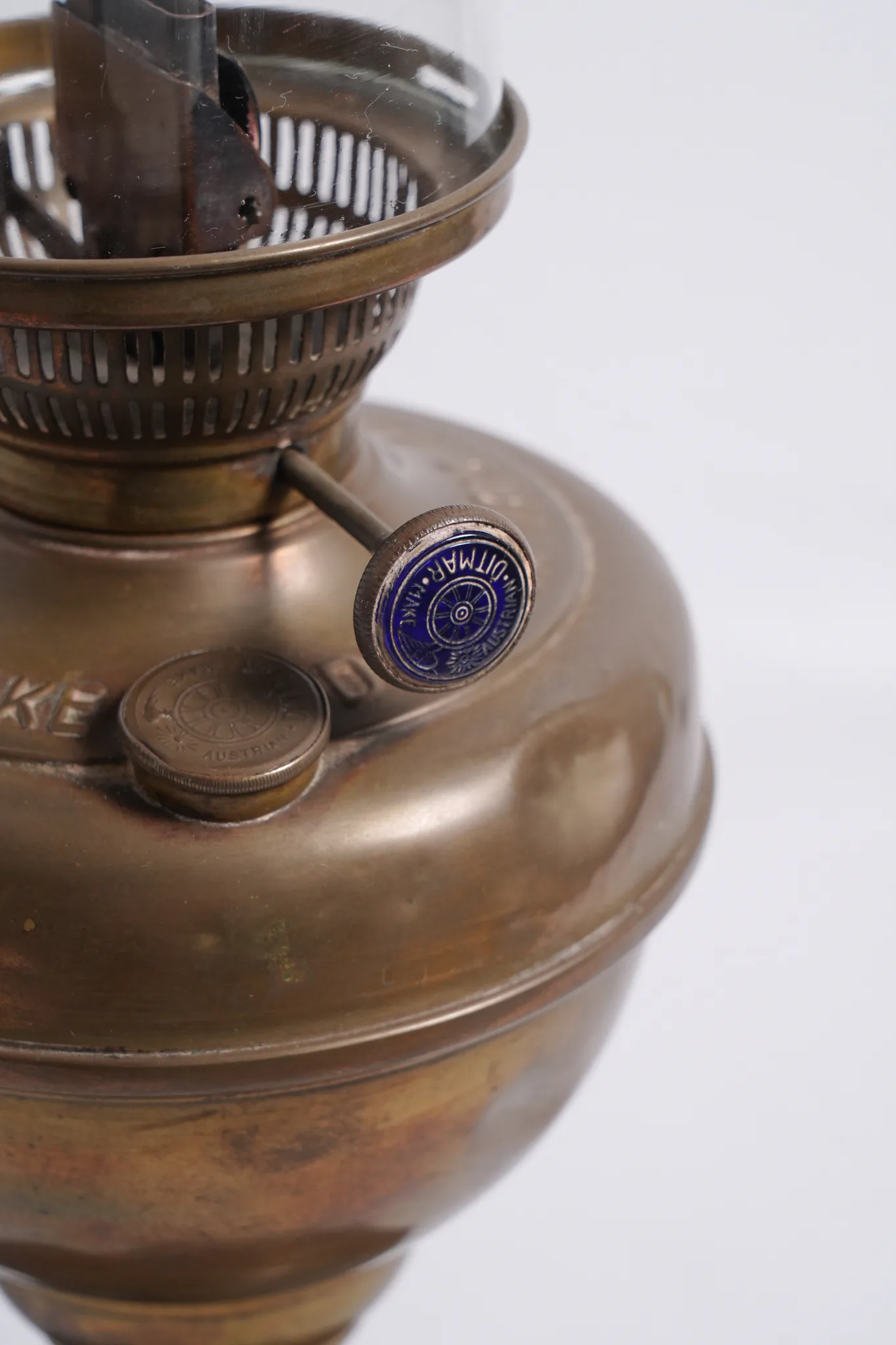 Vintage Dittmar Austrian Make Brass Kerosene Oil Lamp — photograph