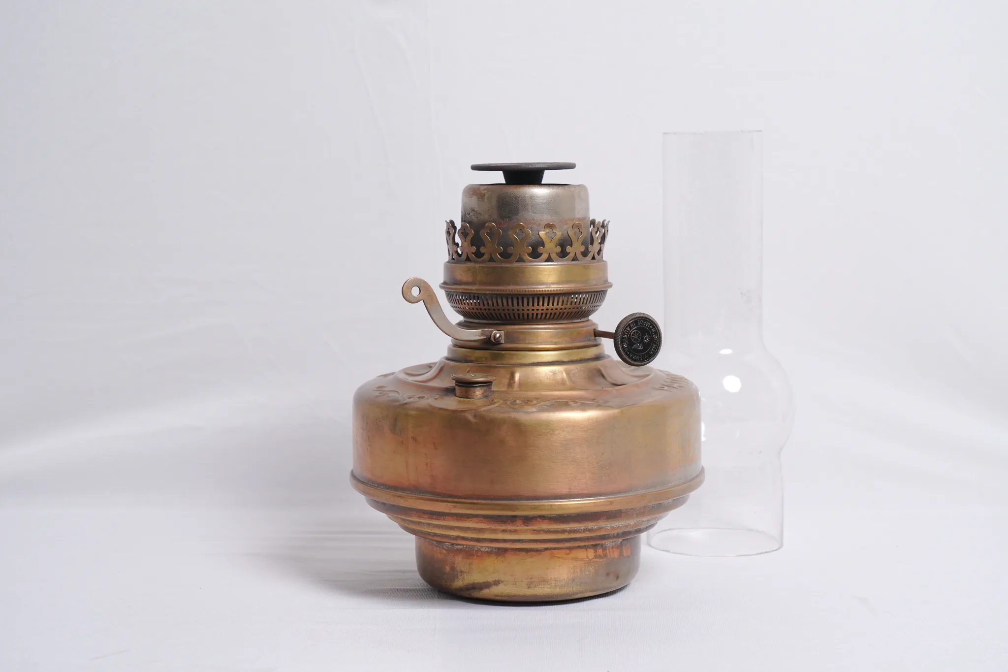 Vintage Dittmar Austrian Make Brass Kerosene Oil Lamp — photograph