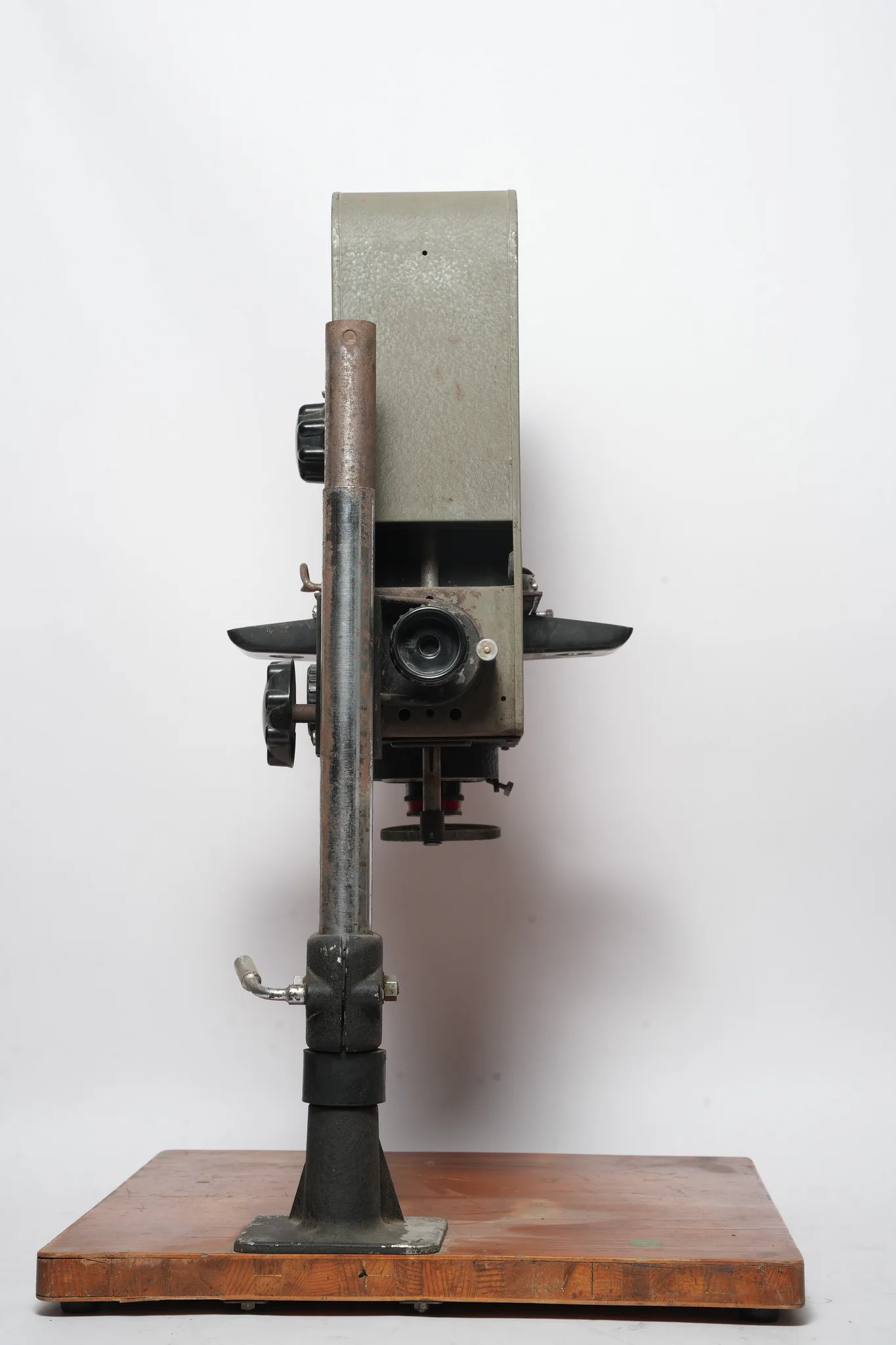 Durst 609 Medium Format Darkroom Enlarger — photograph 3