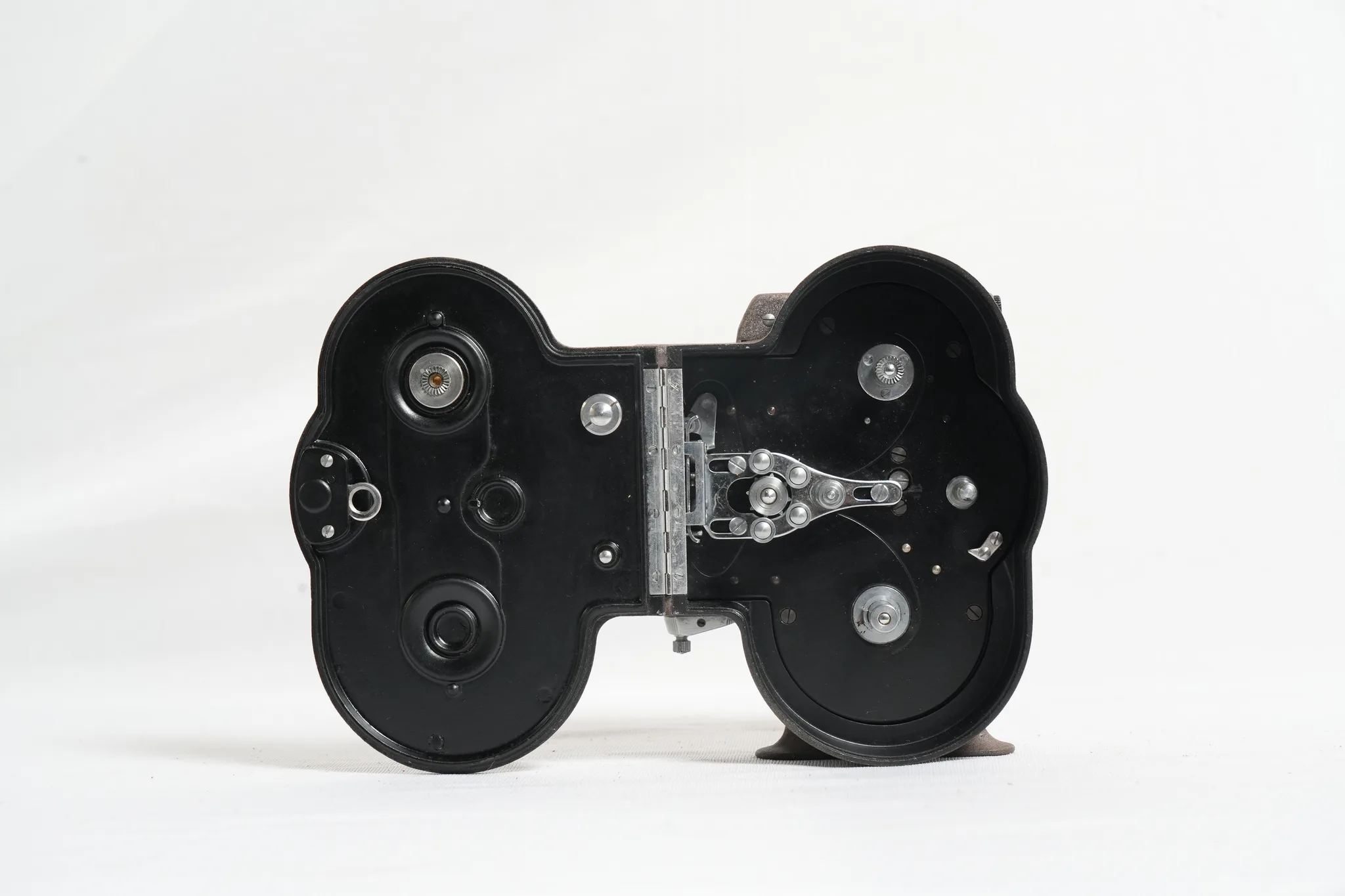 Elmo Cine 8-A 8mm Motion Picture Camera with Case — photograph 4