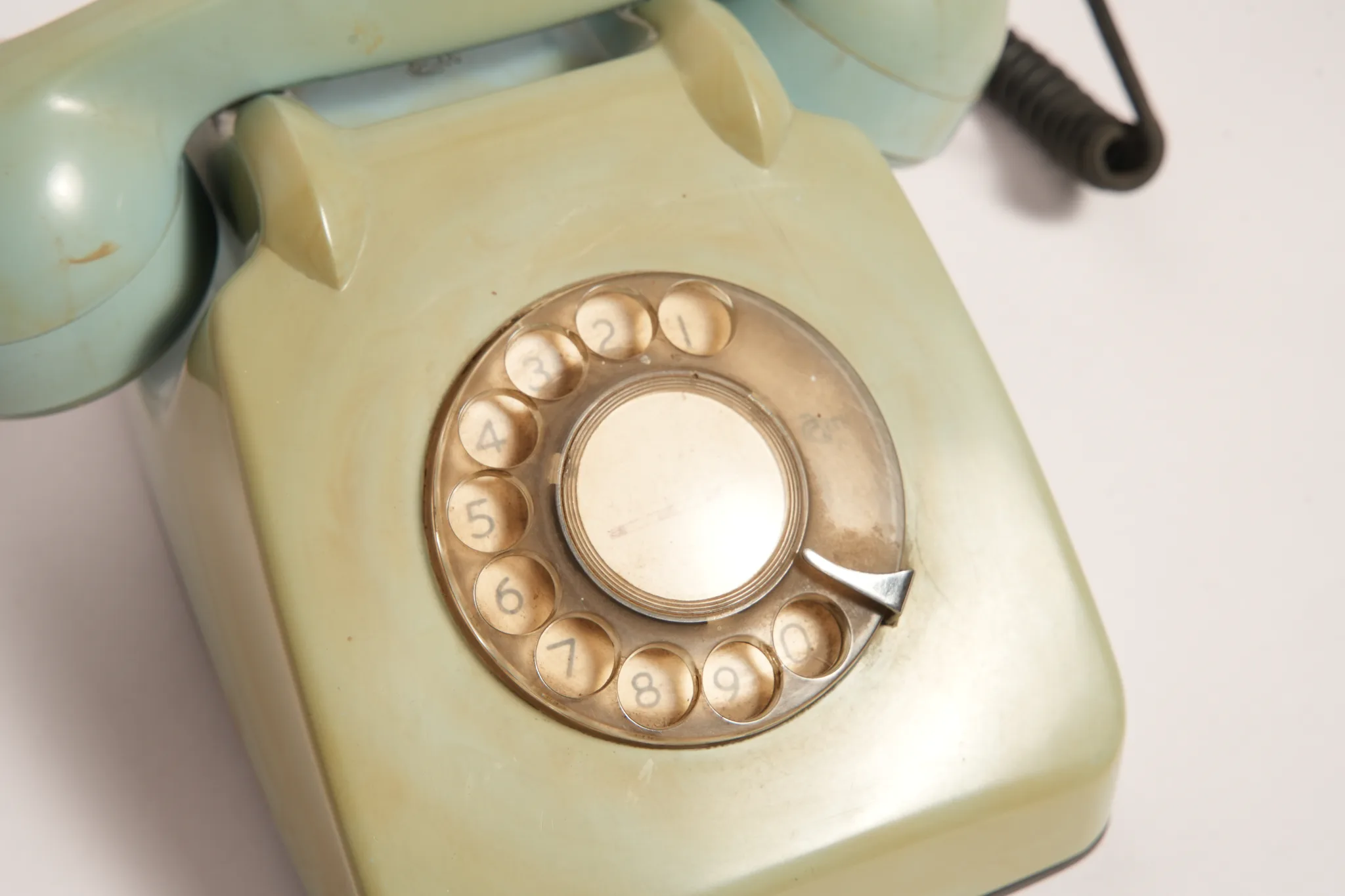 TESLA 4FP 120 70 Rotary Dial Telephone — photograph