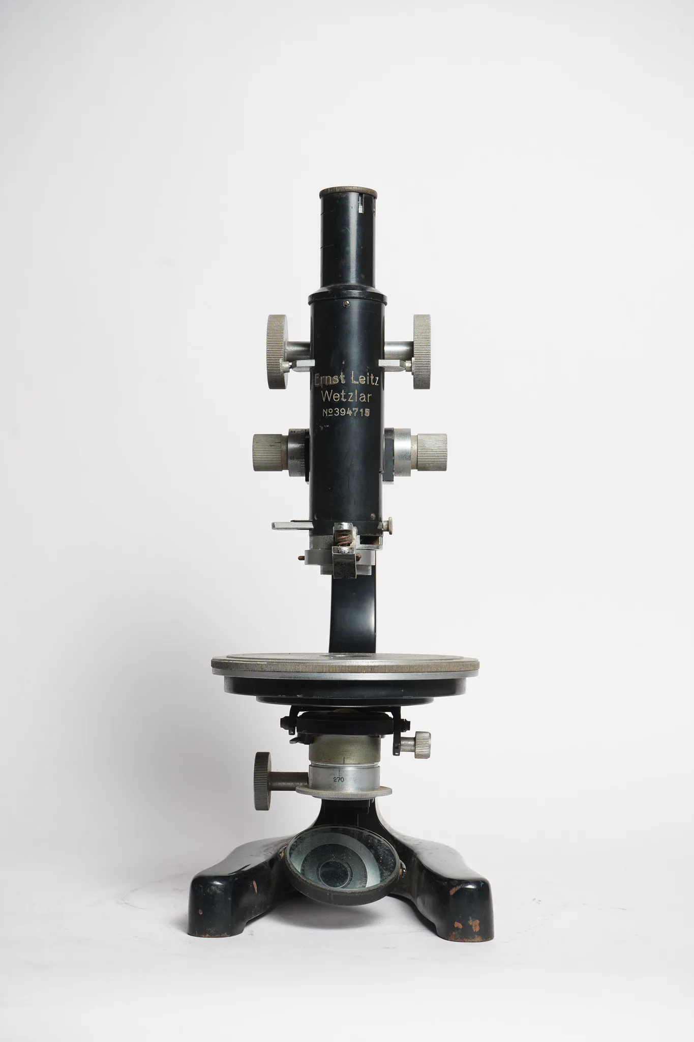 Ernst Leitz Wetzlar Petrographic Polarizing Microscope — Ernst Leitz Wetzlar: a tangible chapter of the analog era.