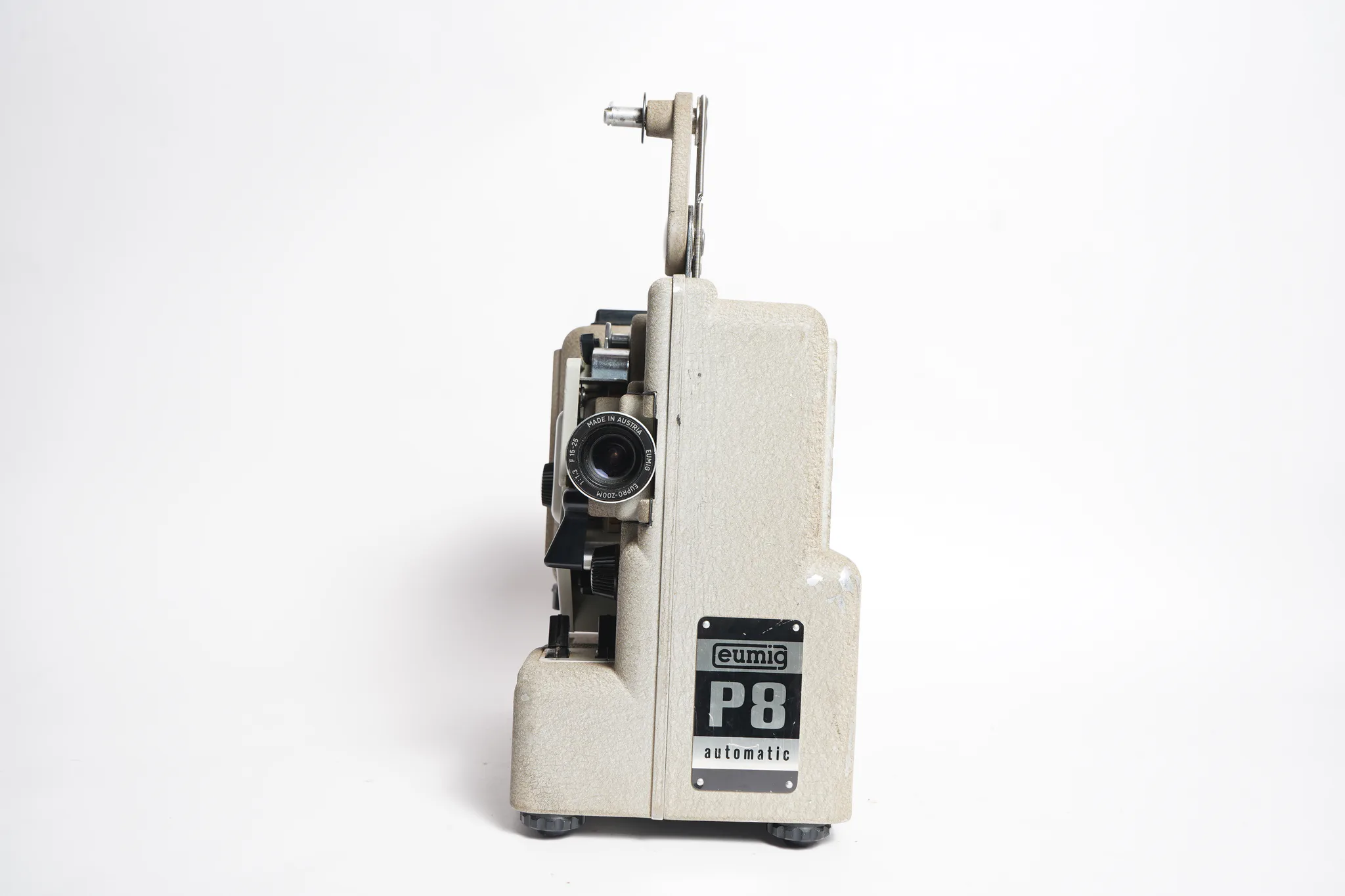 Eumig P8 Automatic 8mm Projector — Eumig: a tangible chapter of the analog era.