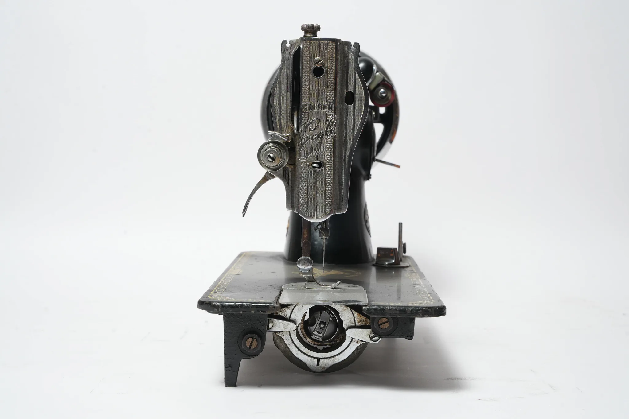 Golden Eagle Class 15 Vintage Sewing Machine Head — photograph 2