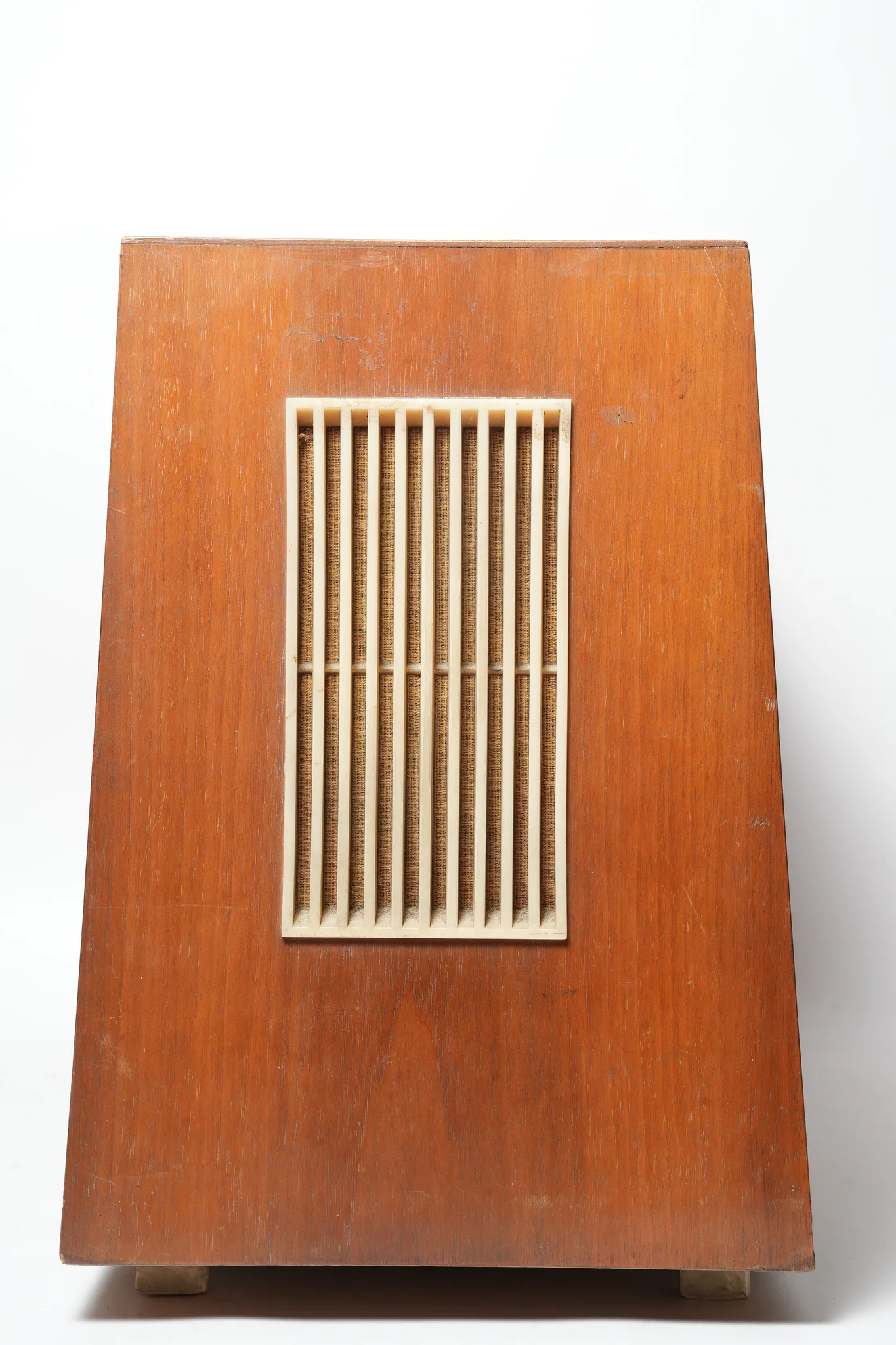 Grundig Type 5077 WE Tube Radio — photograph 1