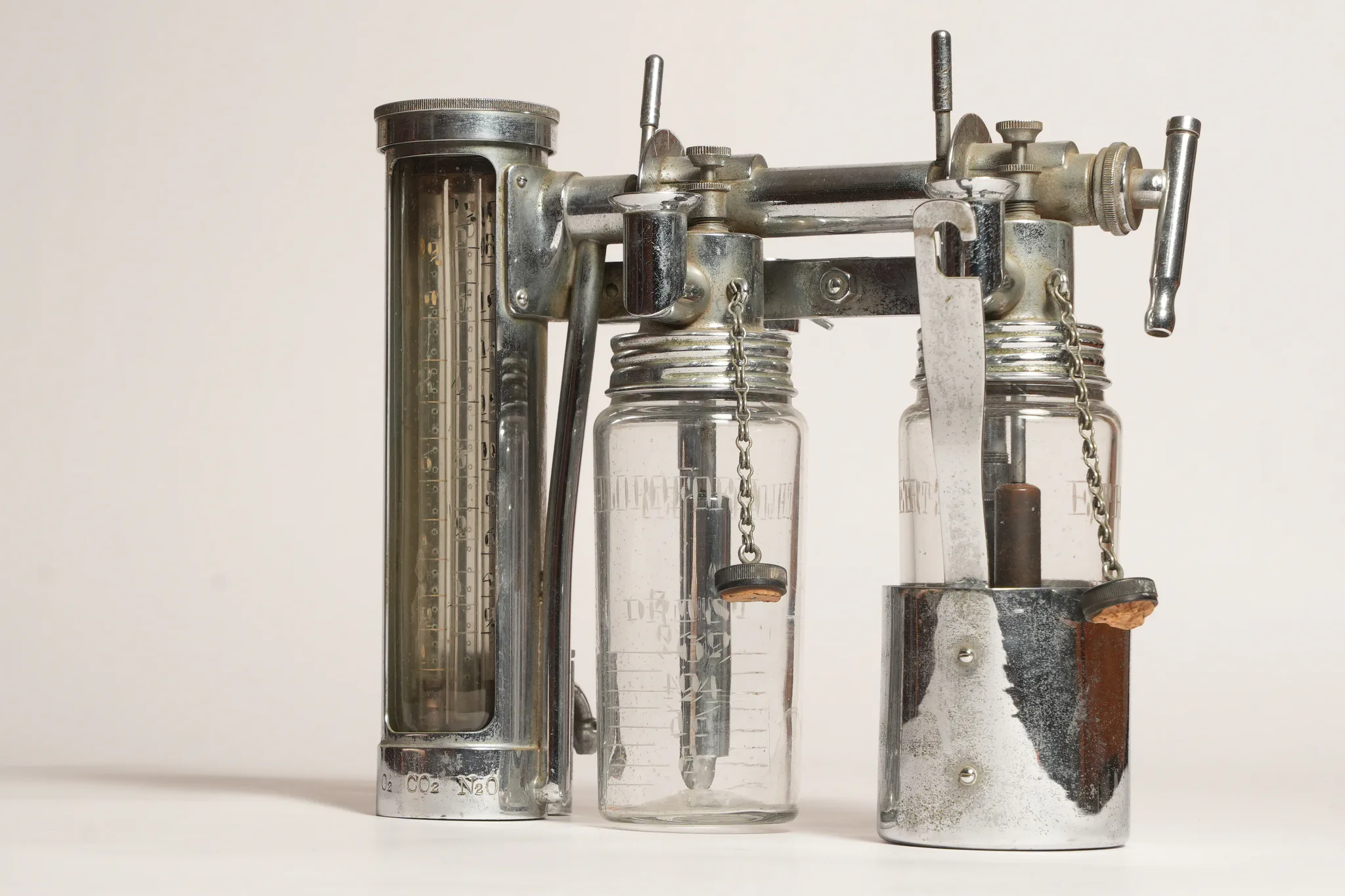 Gwathmey Vaporizer Anesthetic Machine — photograph