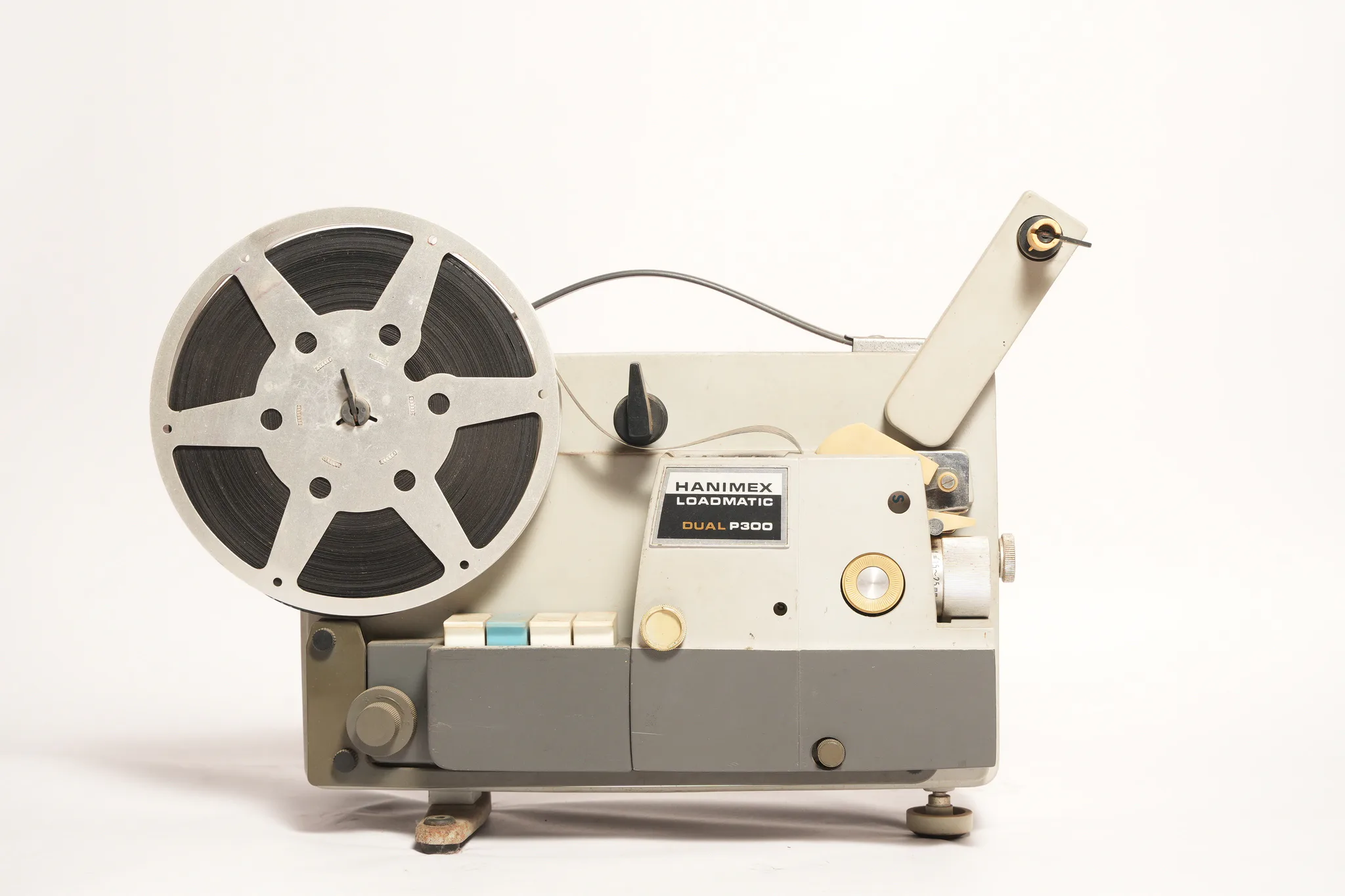 Hanimex Loadmatic Dual P300 8mm Projector — photograph 1