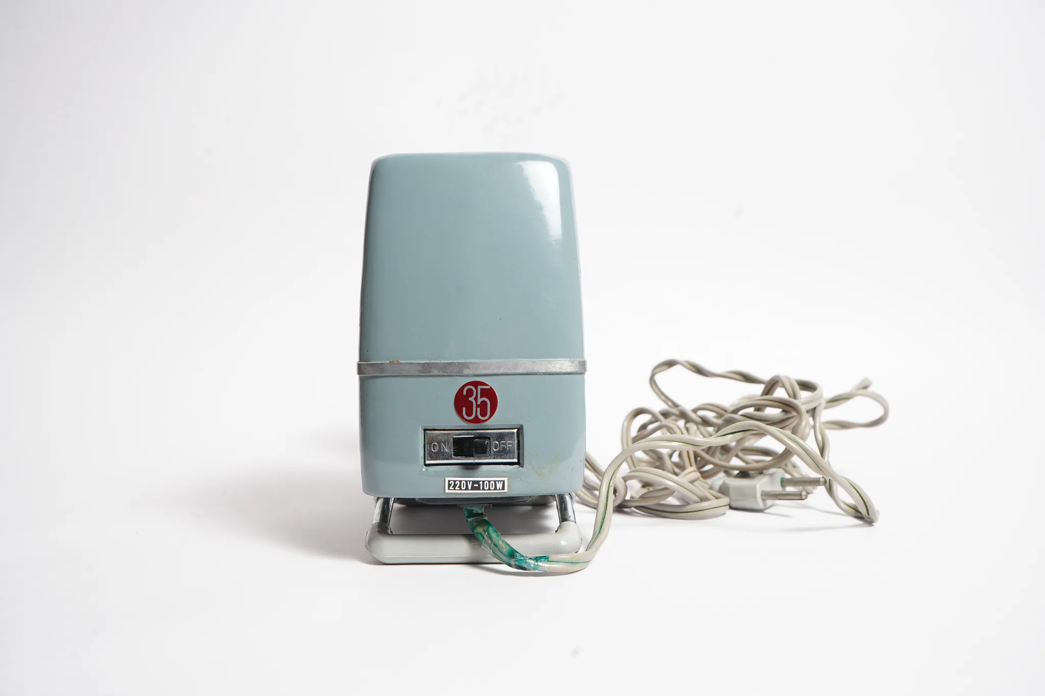Harmony 35 Slide Projector (Blue Enamel) — photograph