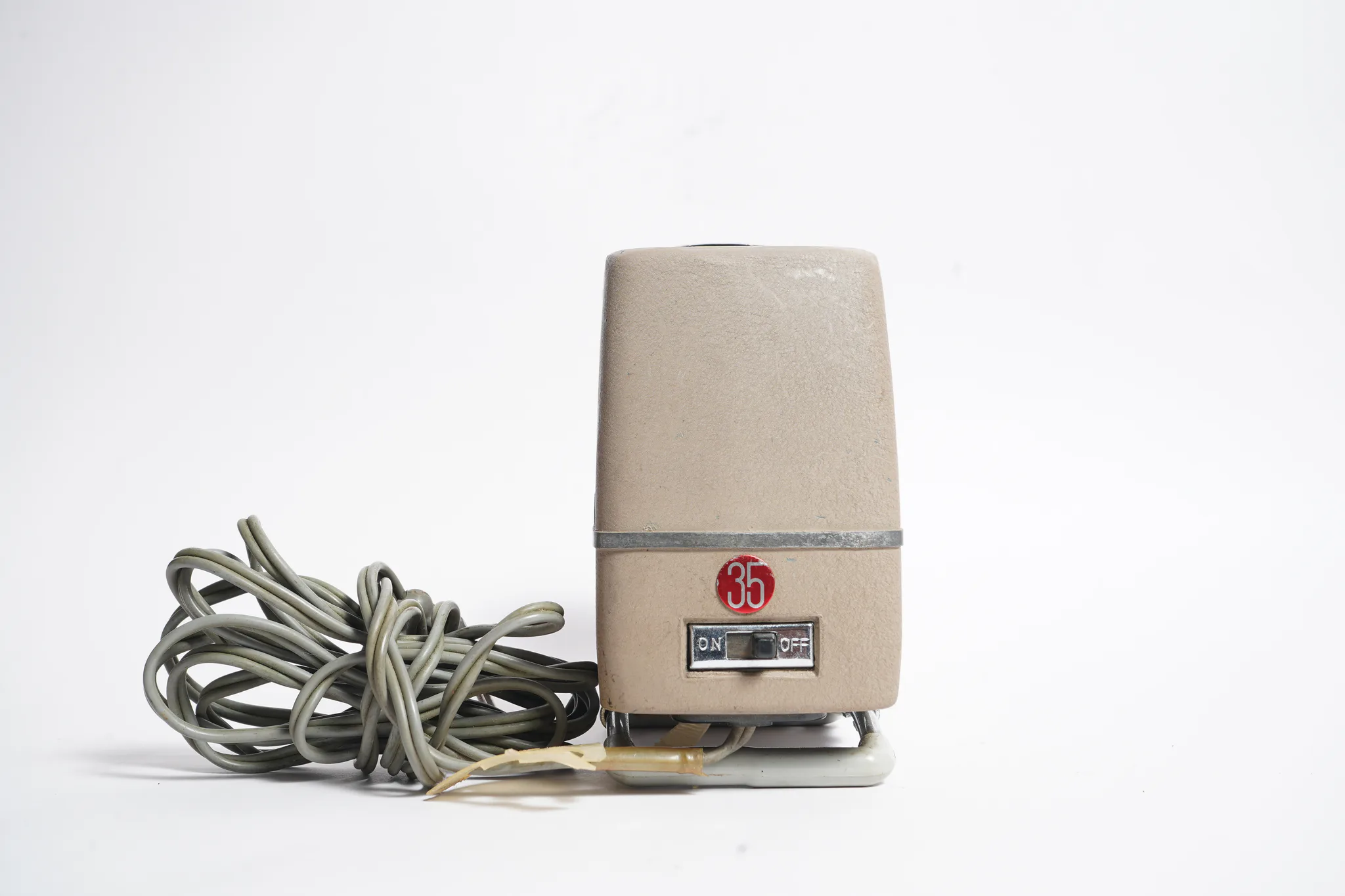 Harmony 35 Slide Projector (Tan Crinkle) — photograph