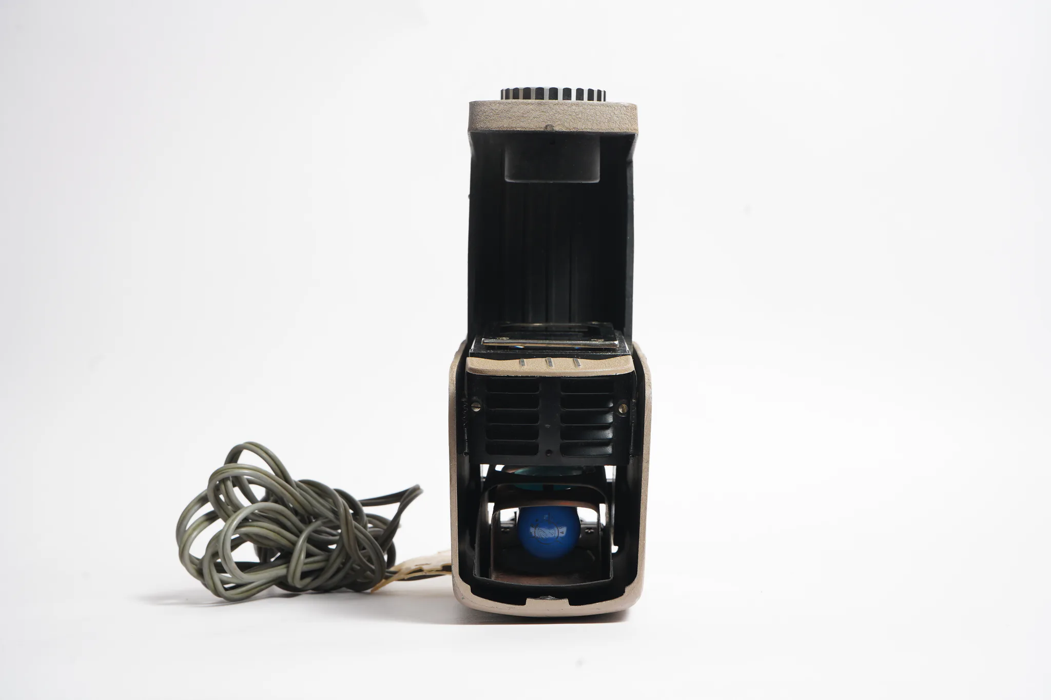 Harmony 35 Slide Projector (Tan Crinkle) — photograph