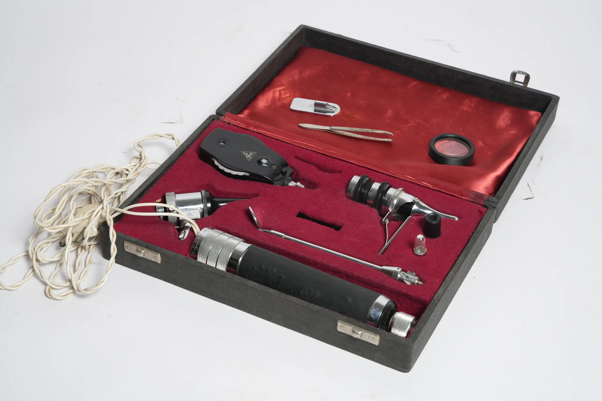 Heine Vintage Medical Diagnostic Set — photograph 1