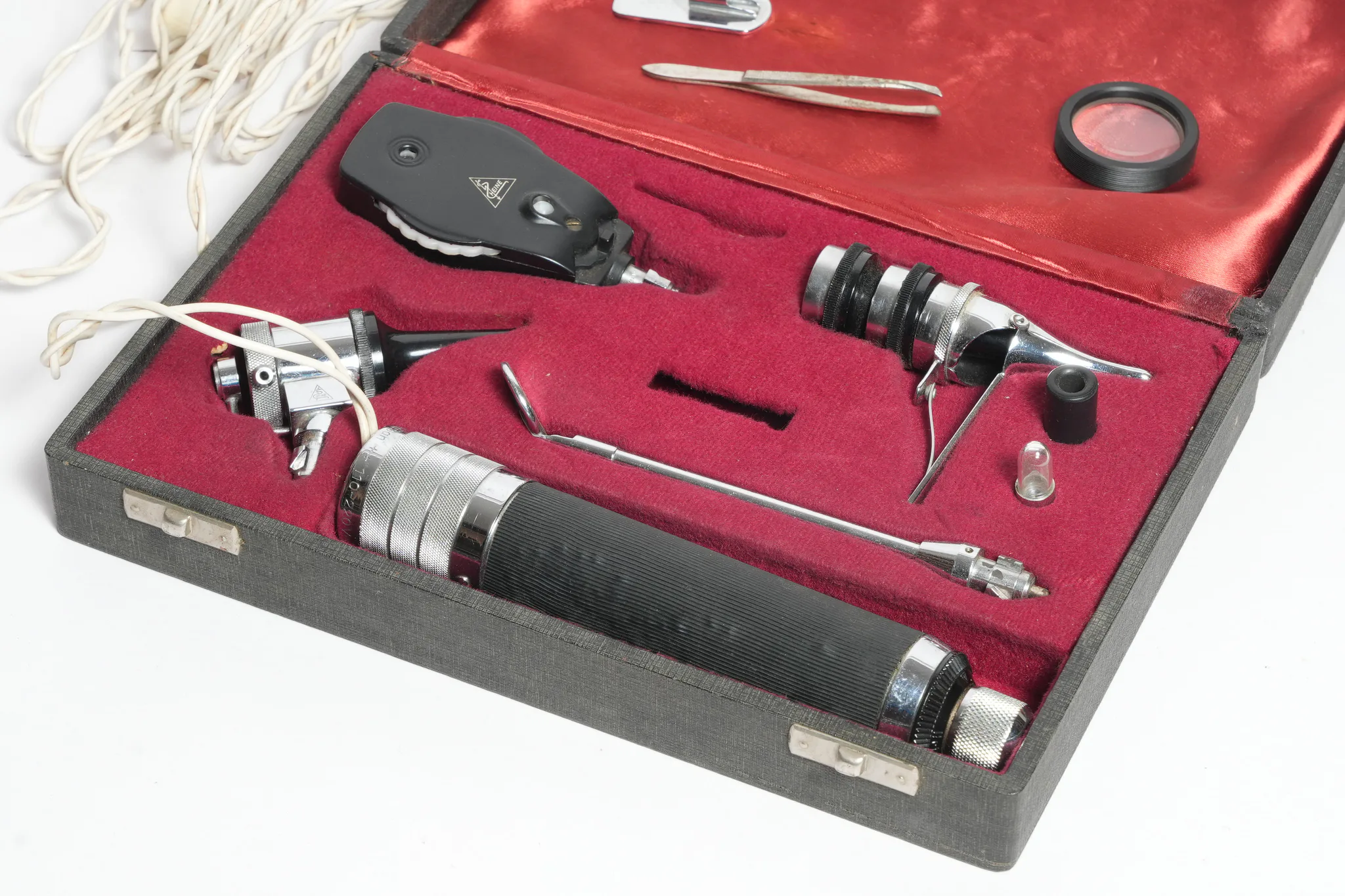 Heine Vintage Medical Diagnostic Set — photograph 3