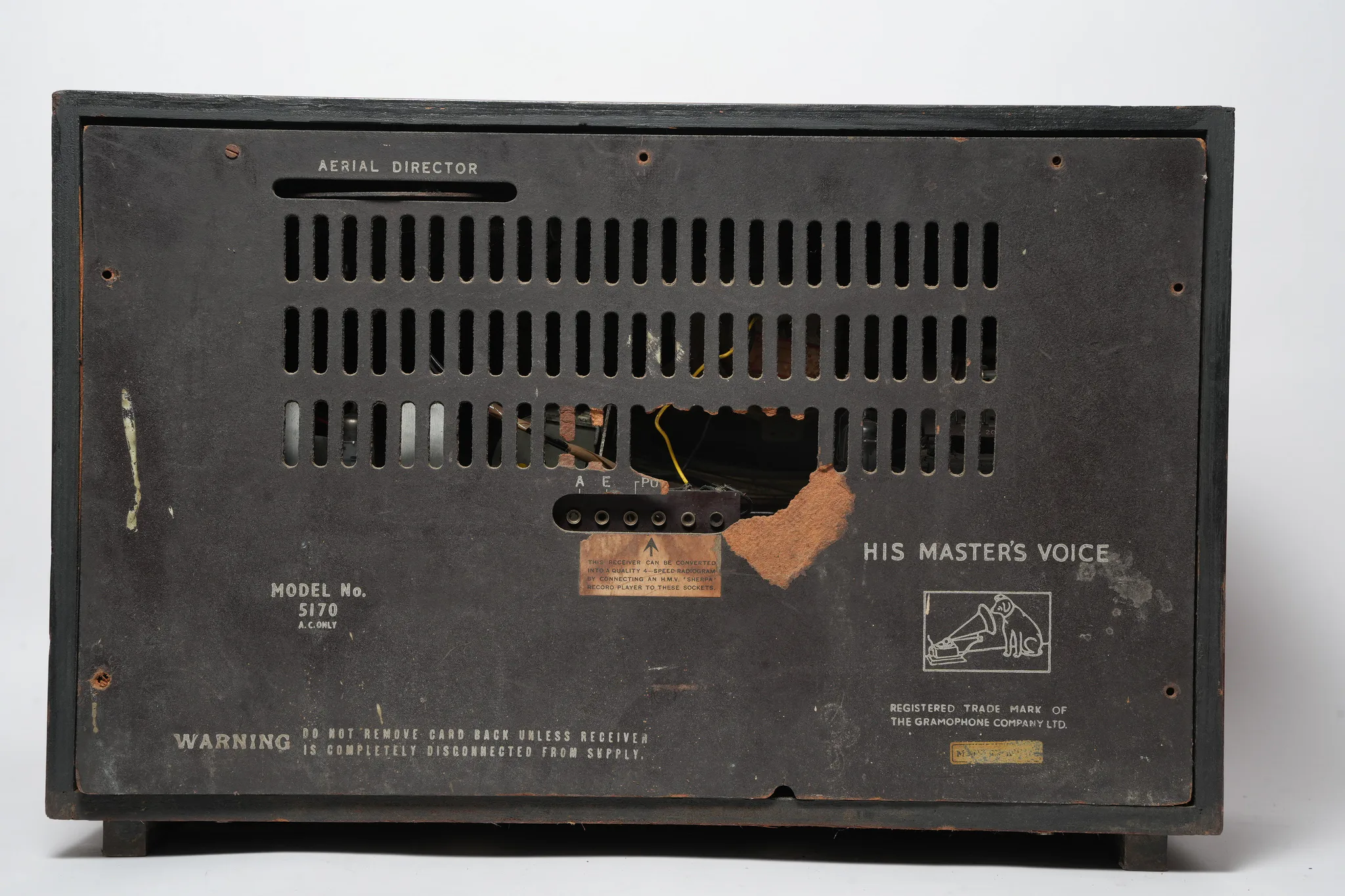 His Master's Voice Model 5170 Valve Table Radio — photograph 3