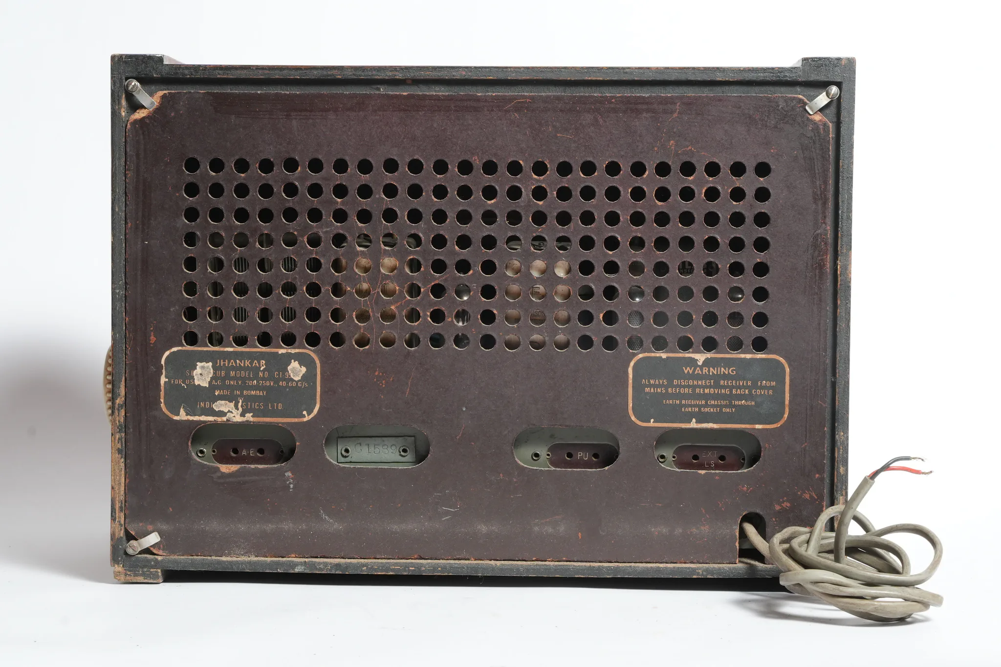 Jhankar Three-Band Wooden Valve Table Radio — photograph 3