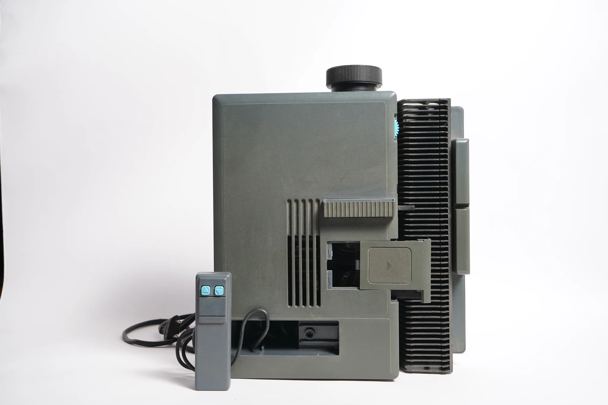 Kindermann 1500 E Diafocus Projector — photograph