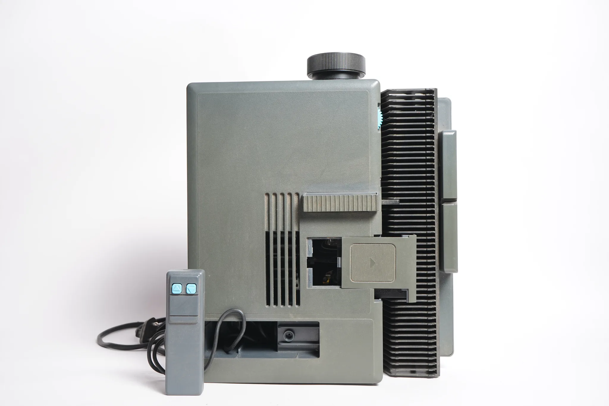 Kindermann 1500 E Diafocus Projector — photograph