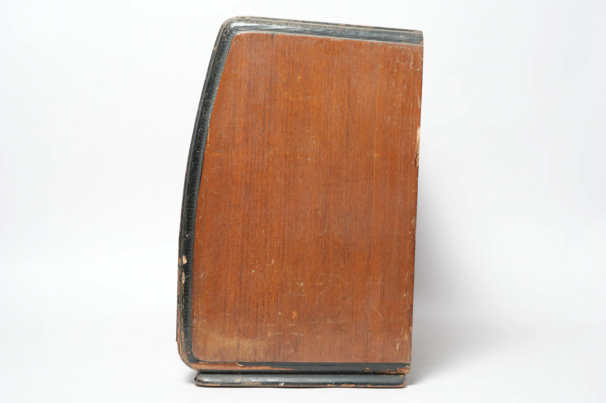 Krefft Model 5466 Tube Radio Chassis — photograph 1