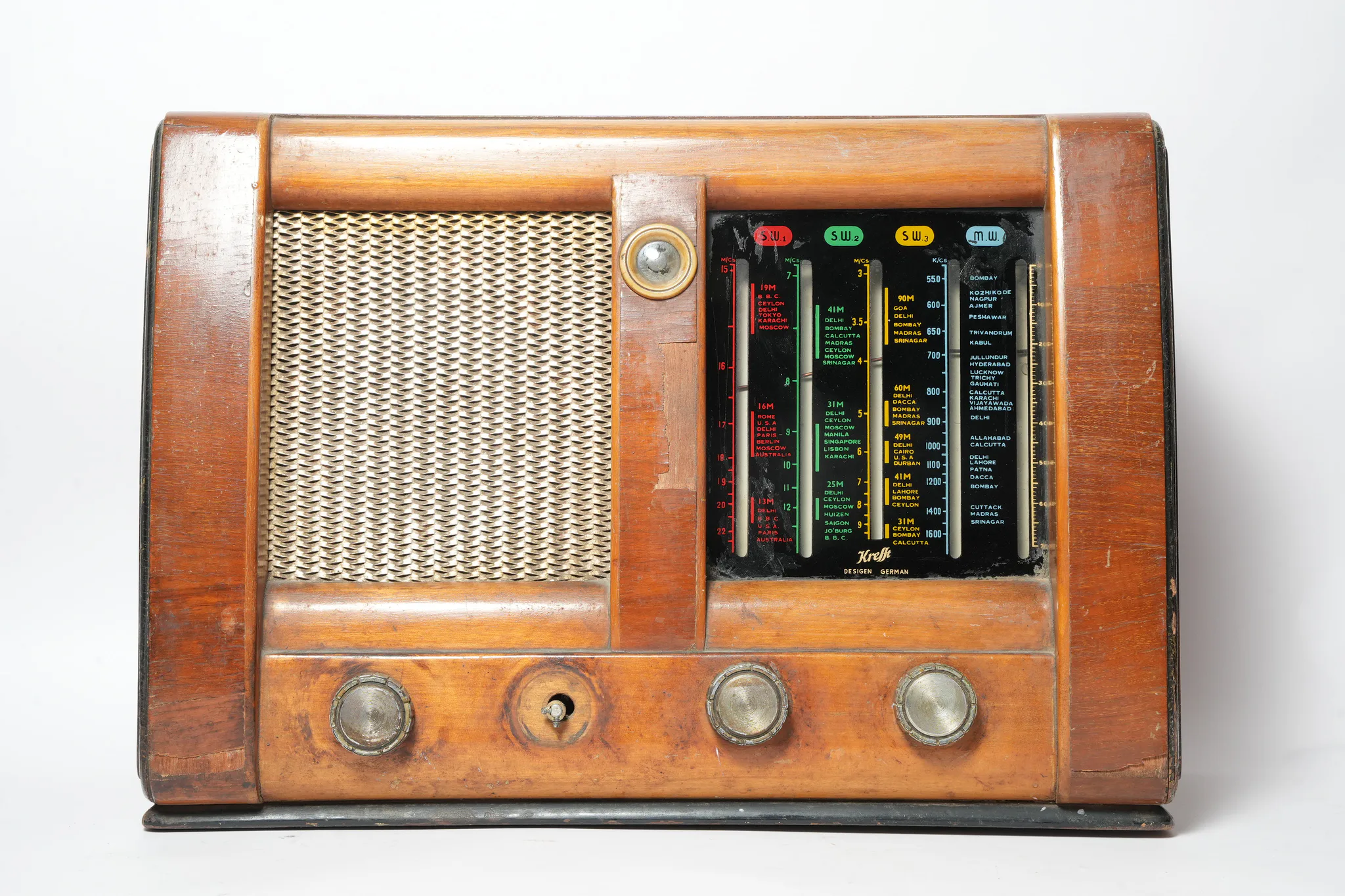 Krefft Model 5466 Tube Radio Chassis — photograph 5