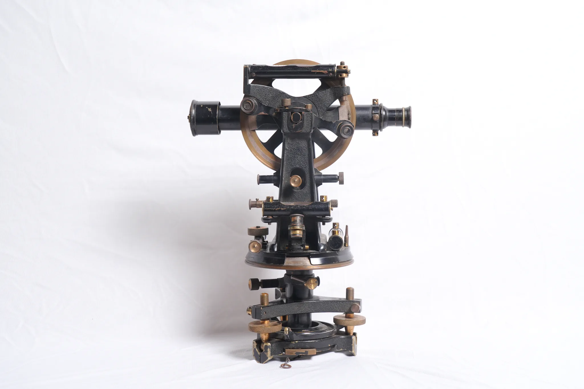 Lawrence & Mayo Transit Theodolite No. 513 — photograph 1