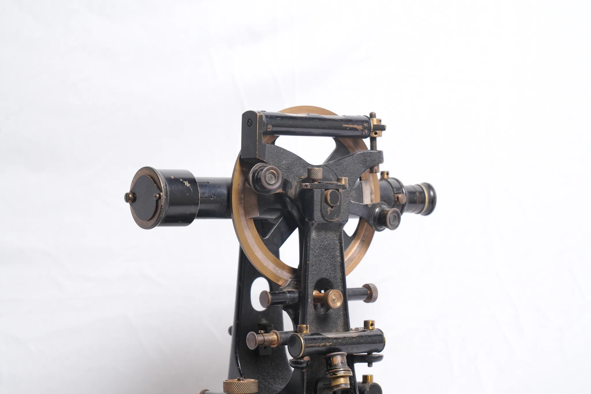 Lawrence & Mayo Transit Theodolite No. 513 — photograph 2