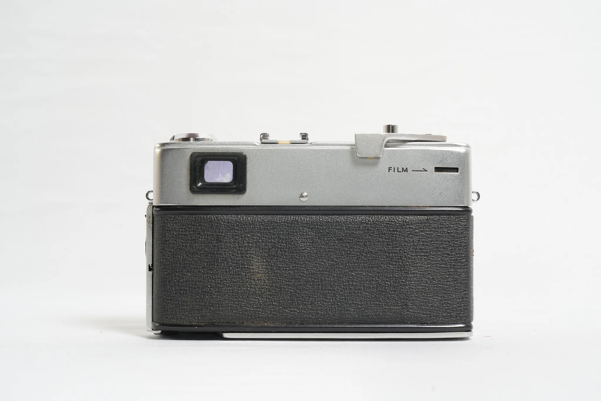 Minolta Hi-Matic 11 35mm Rangefinder Camera — photograph 3