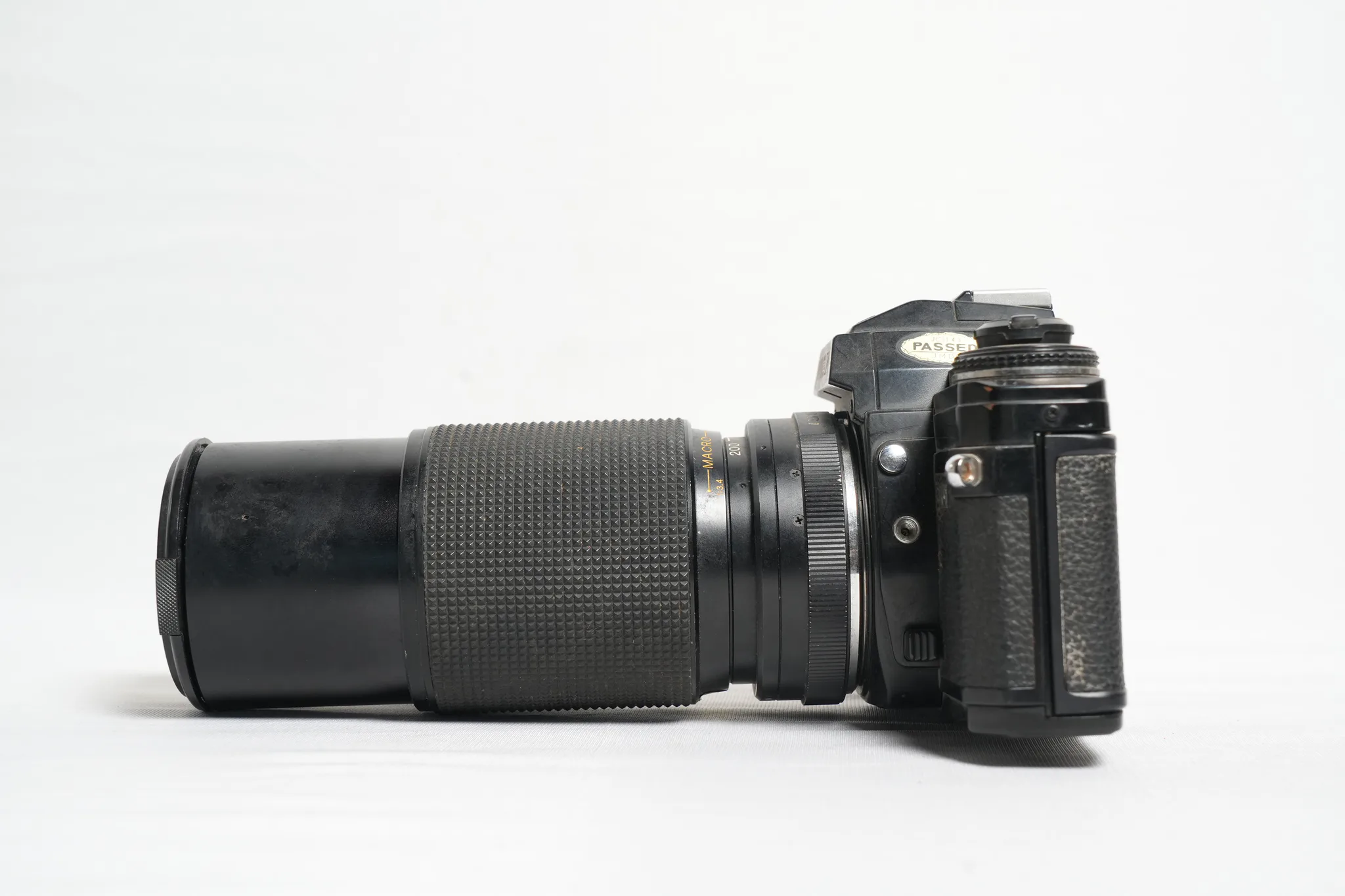 Minolta X-700 35mm SLR Camera with Vivitar Zoom Lens — photograph 2