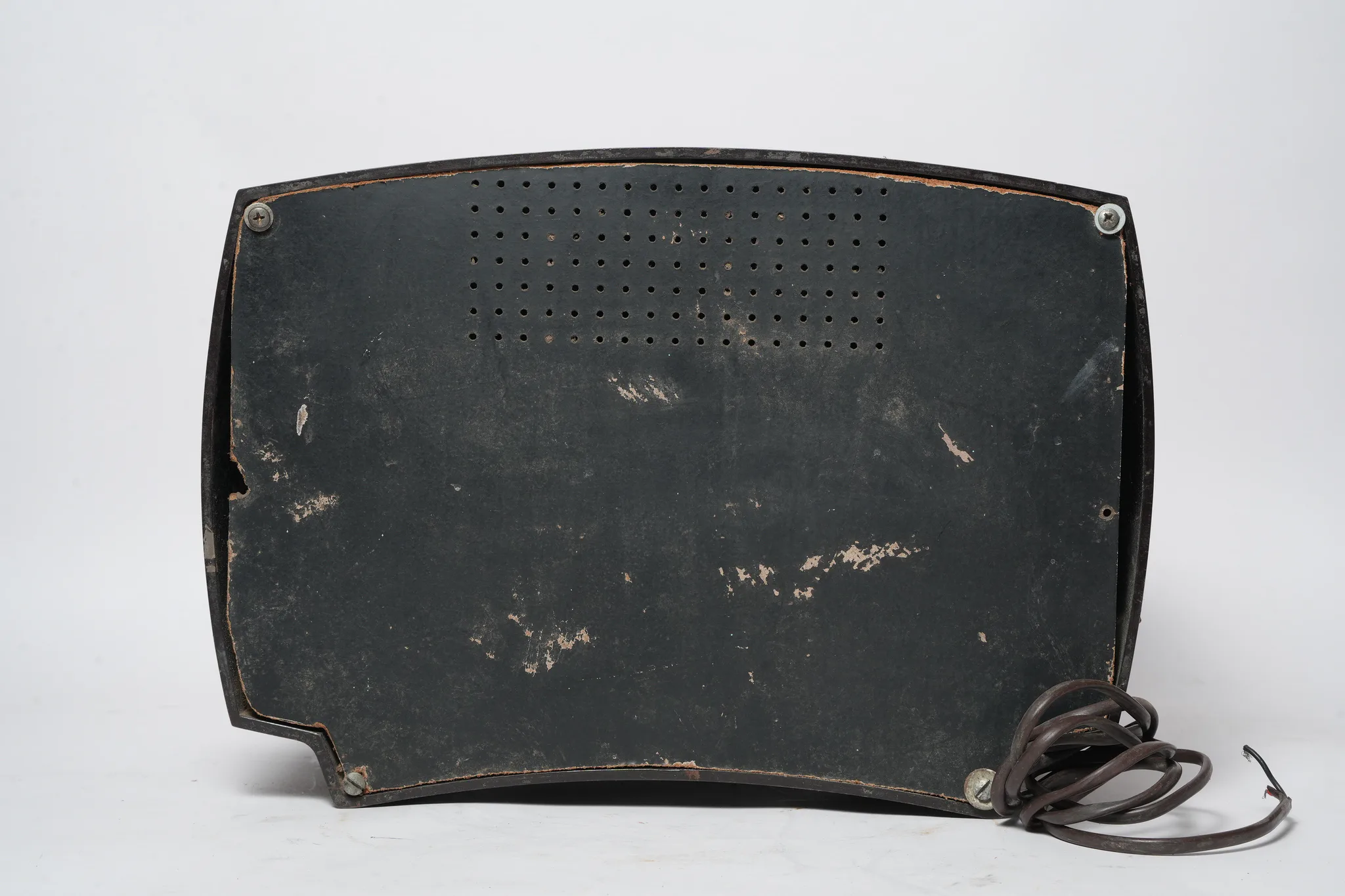 Murphy 192 Bakelite Tabletop Tube Radio — photograph 3