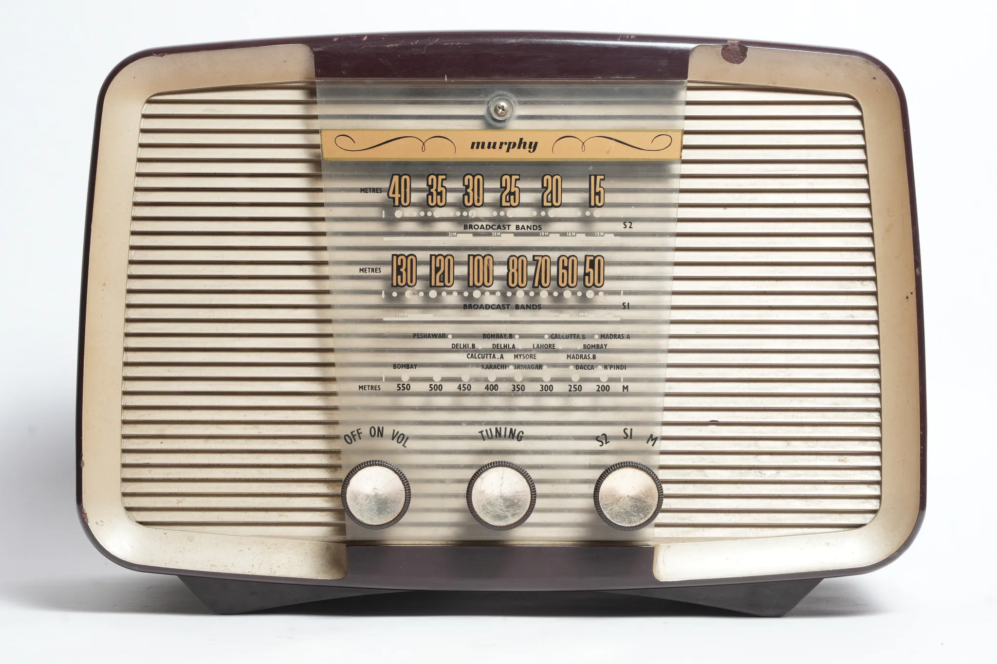 Murphy TA158 Valve Radio — photograph 2