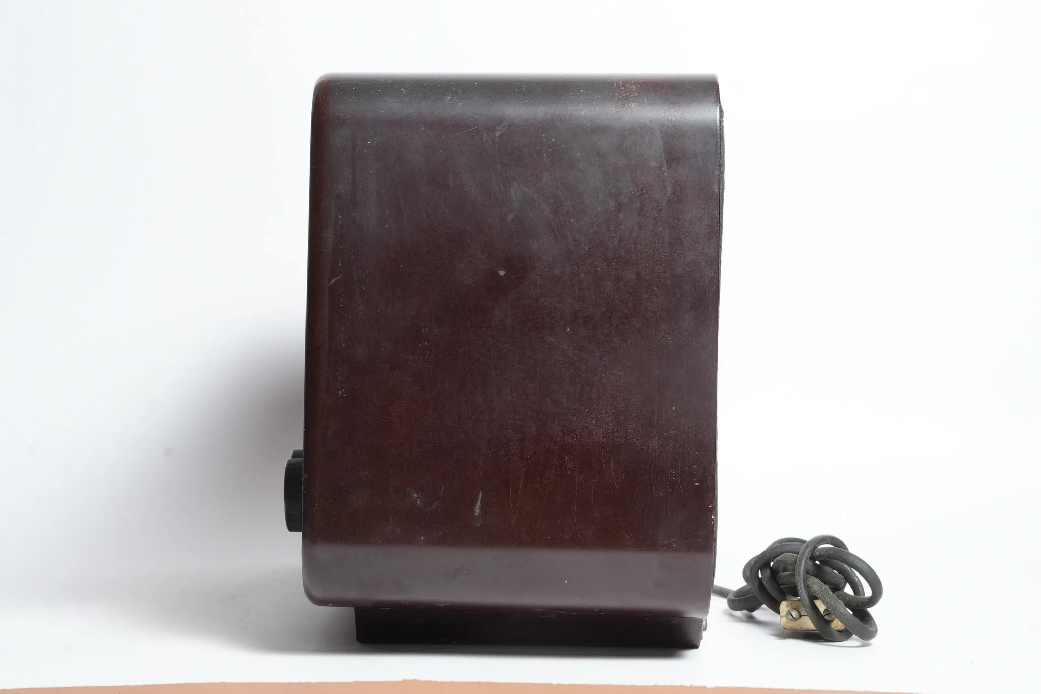 Murphy TA158 Valve Radio — photograph 3